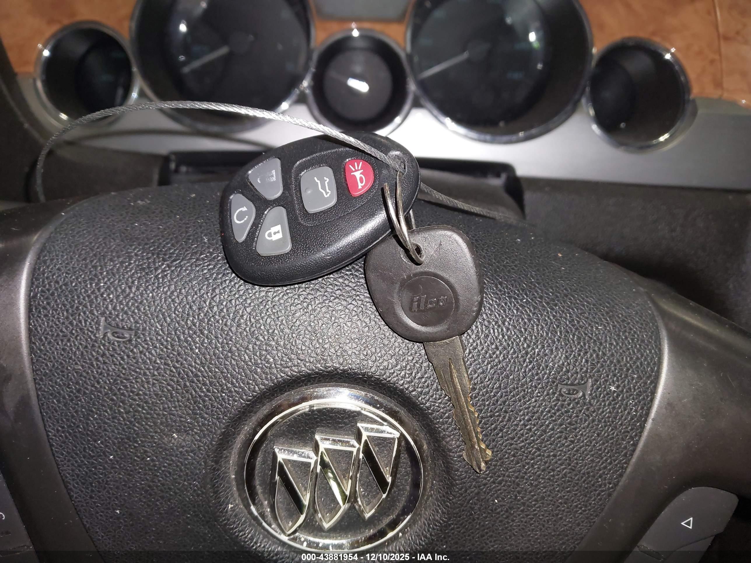 BUICK ENCLAVE image 11