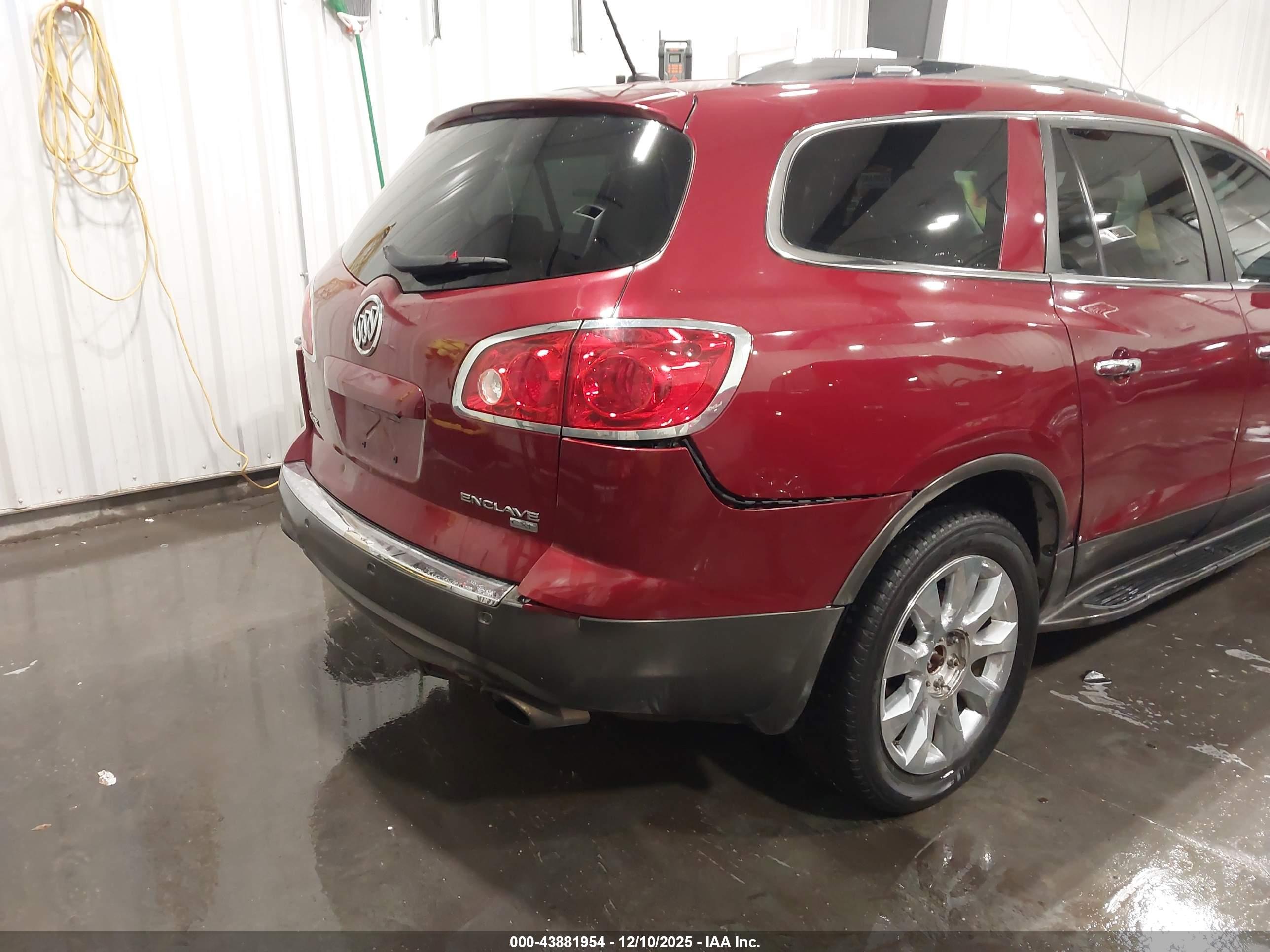 BUICK ENCLAVE image 6