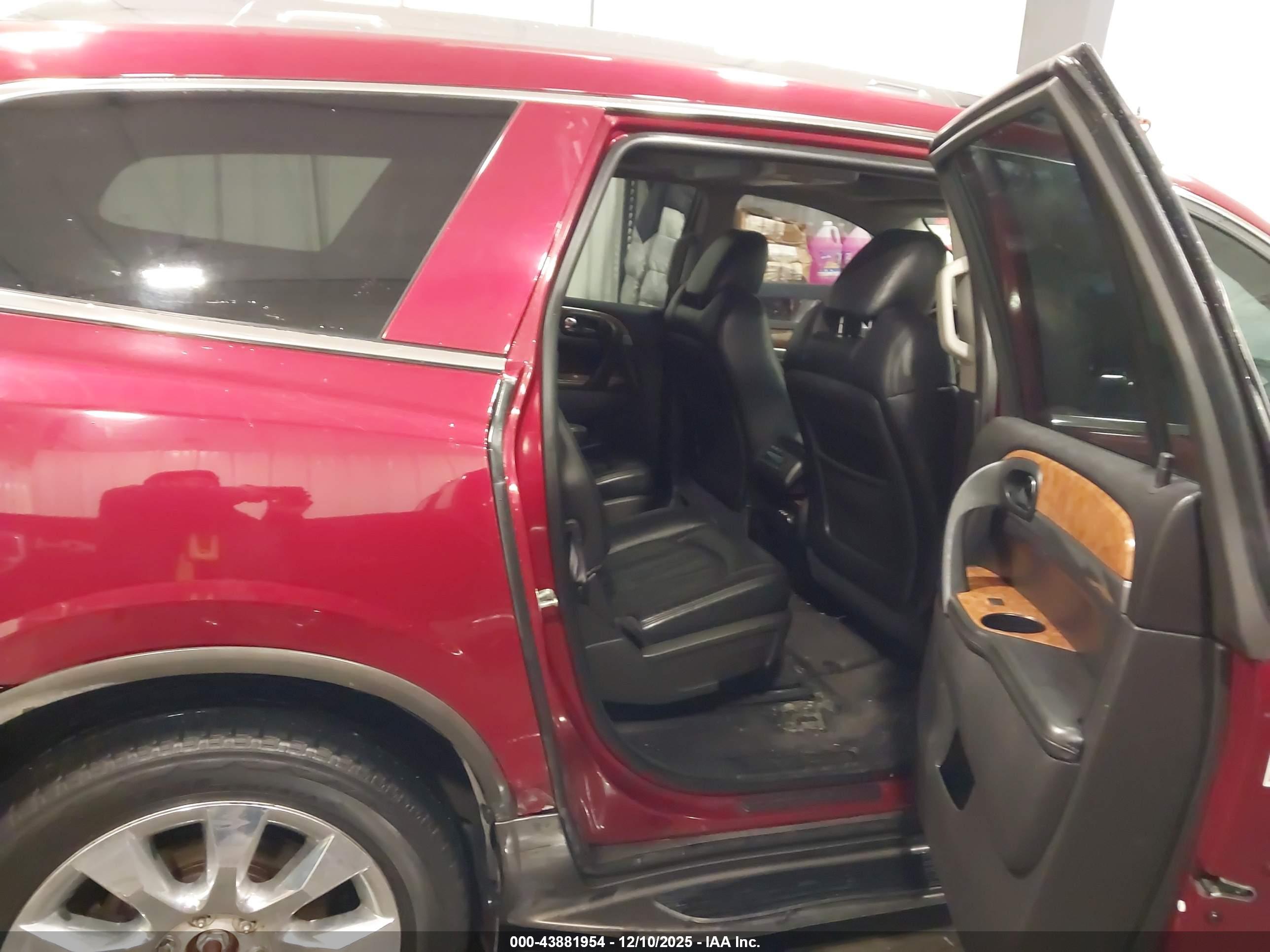 BUICK ENCLAVE image 8