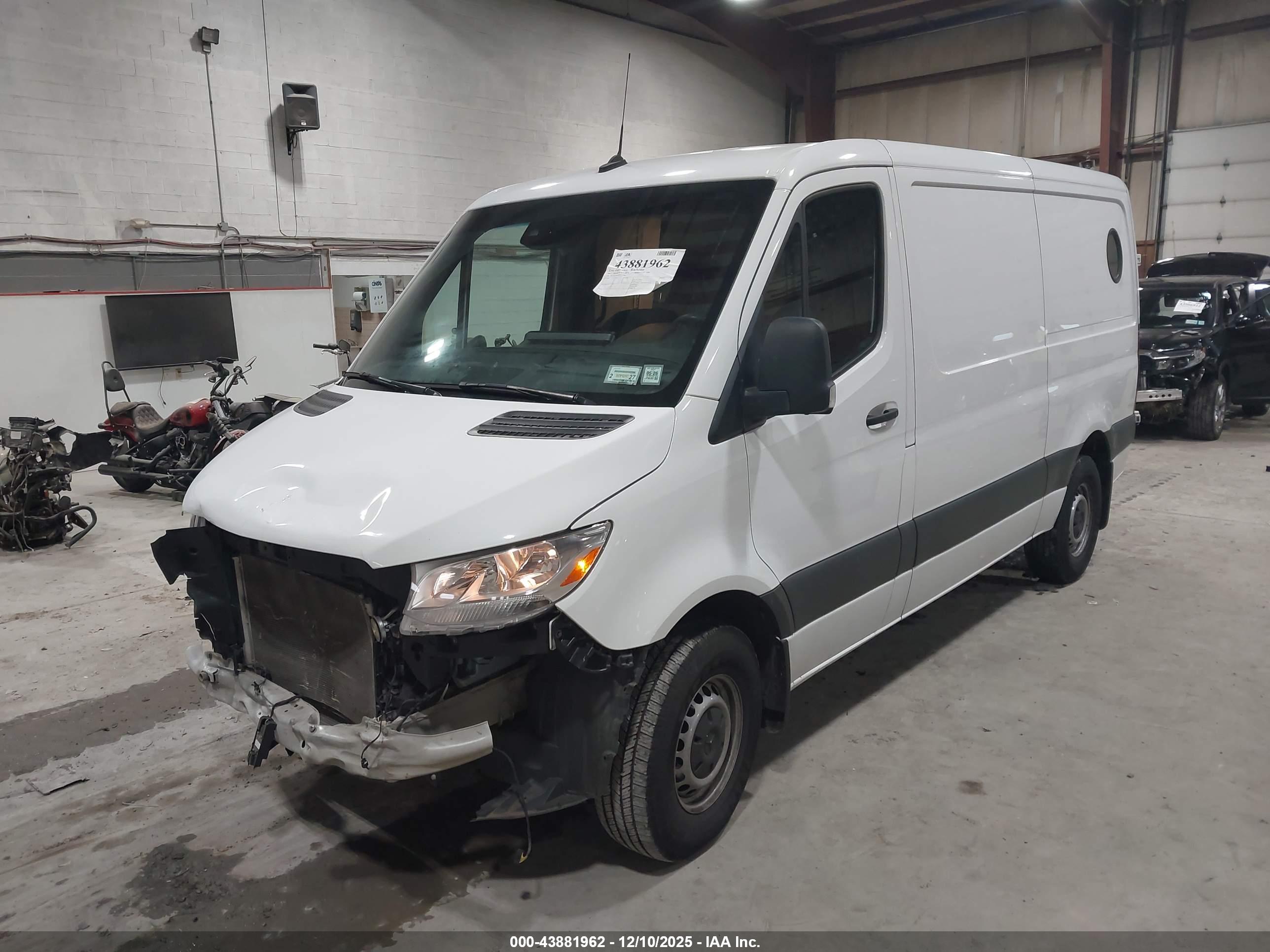 MERCEDES-BENZ SPRINTER image 2