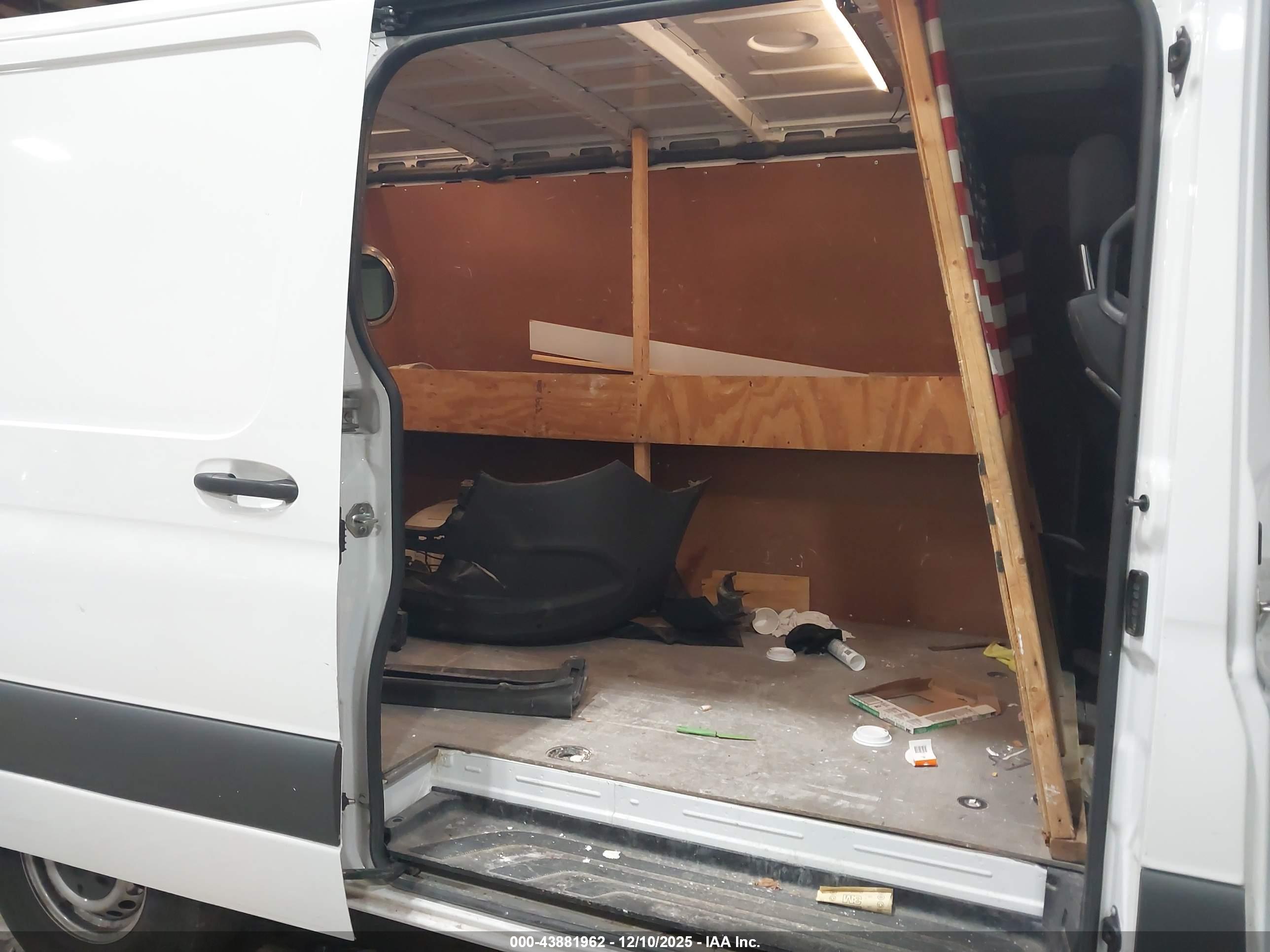 MERCEDES-BENZ SPRINTER image 8