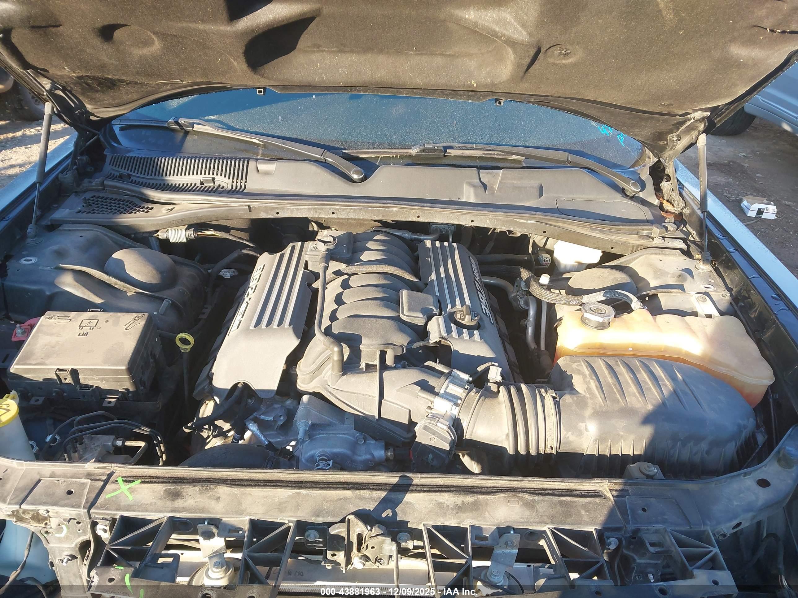 DODGE CHALLENGER image 10