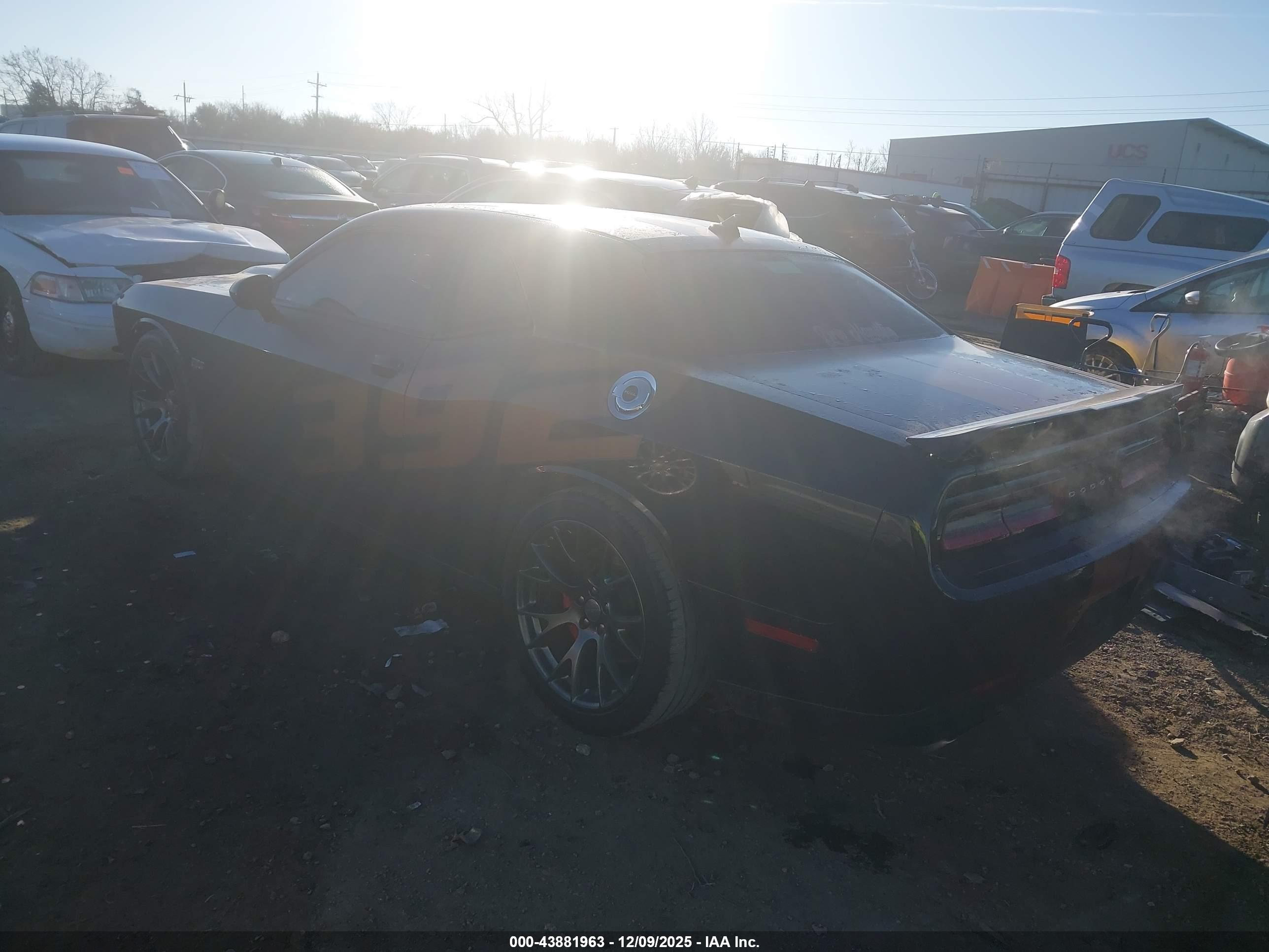 DODGE CHALLENGER image 3