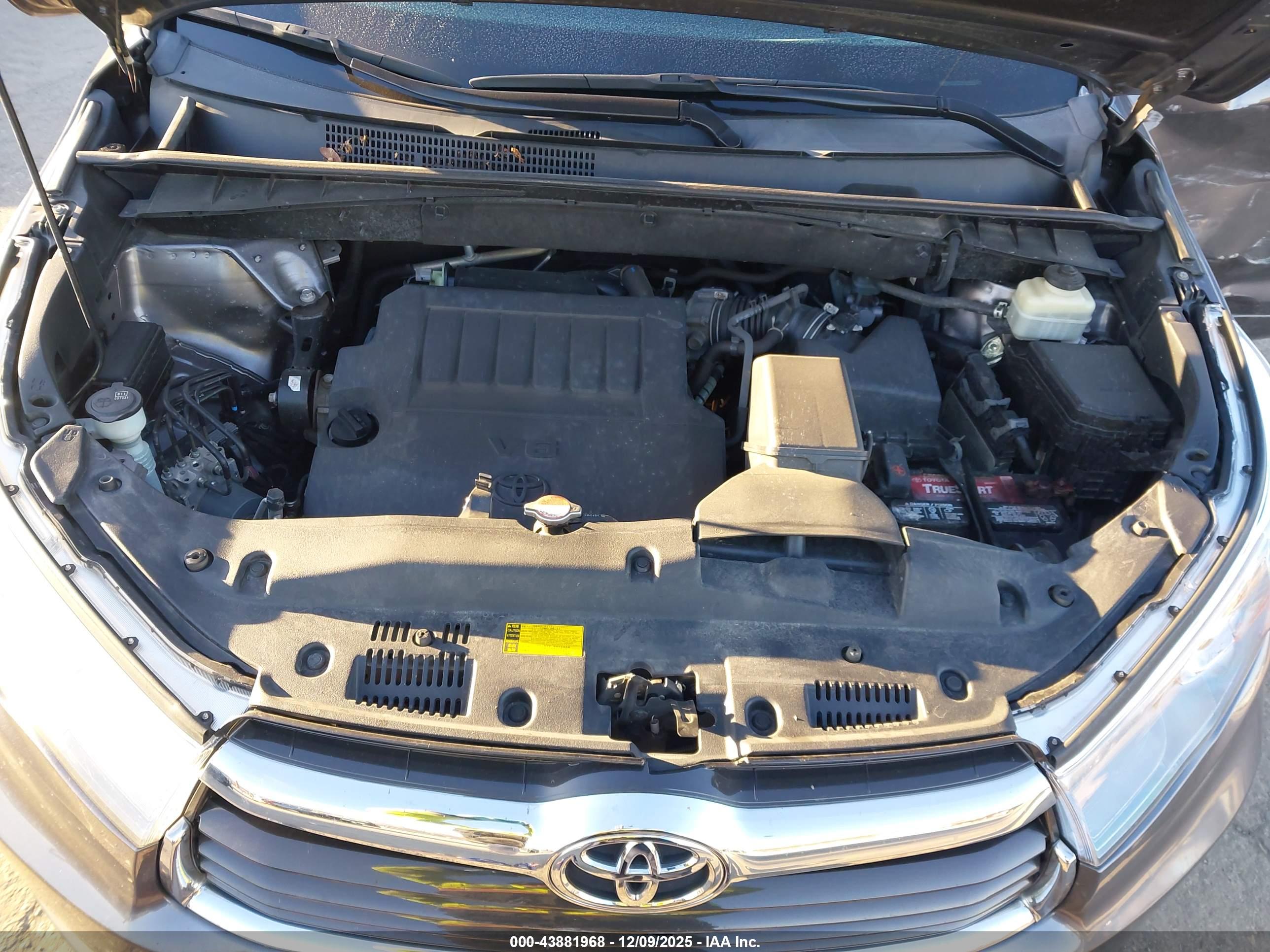 TOYOTA HIGHLANDER image 10