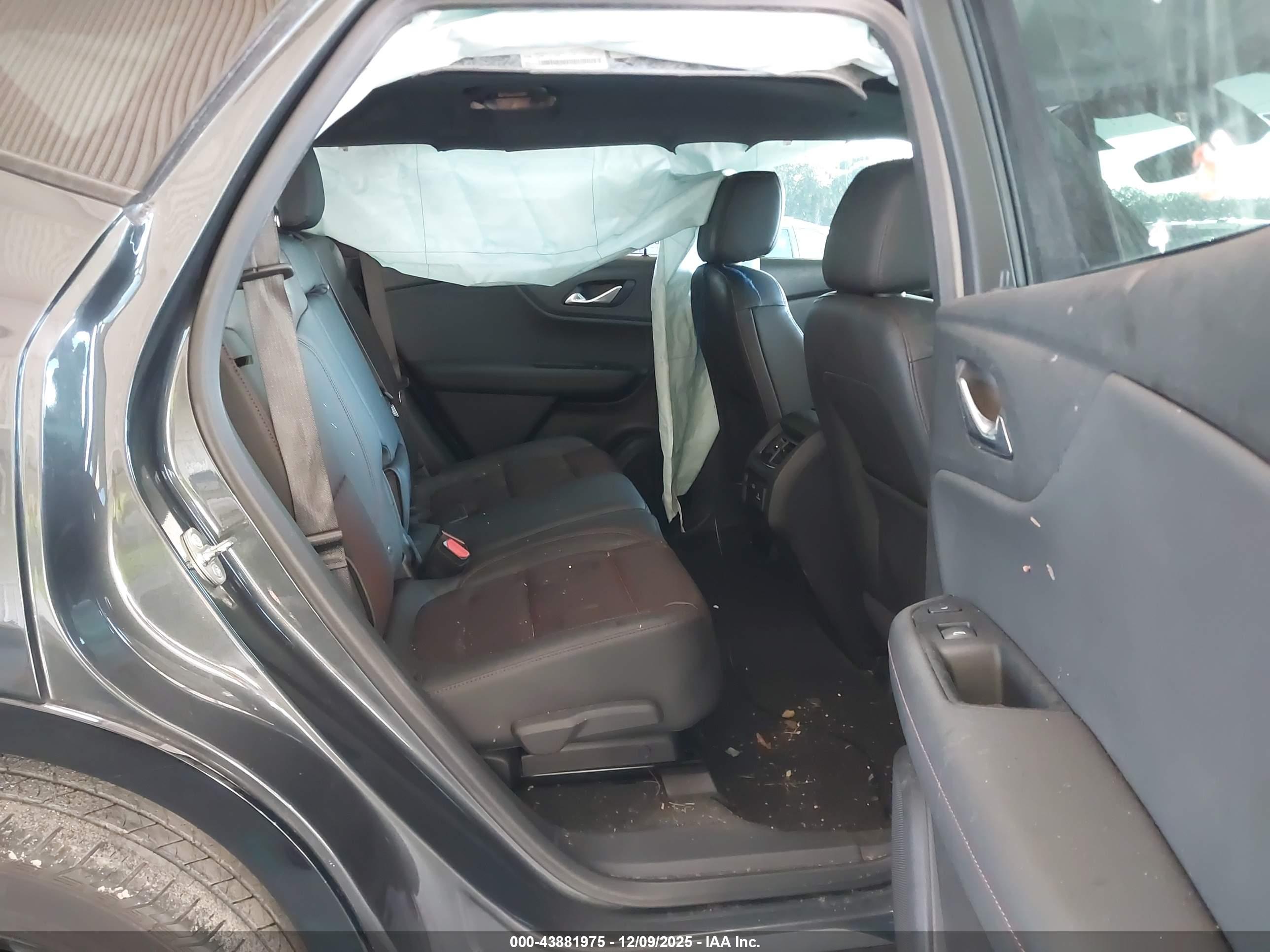 CHEVROLET BLAZER image 8