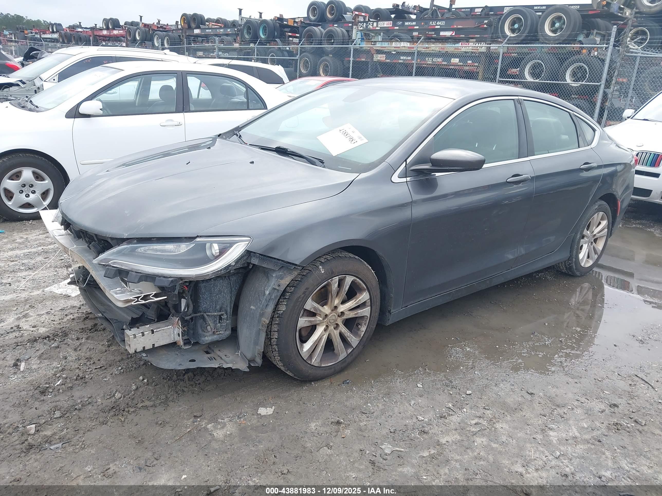 CHRYSLER 200 image 2
