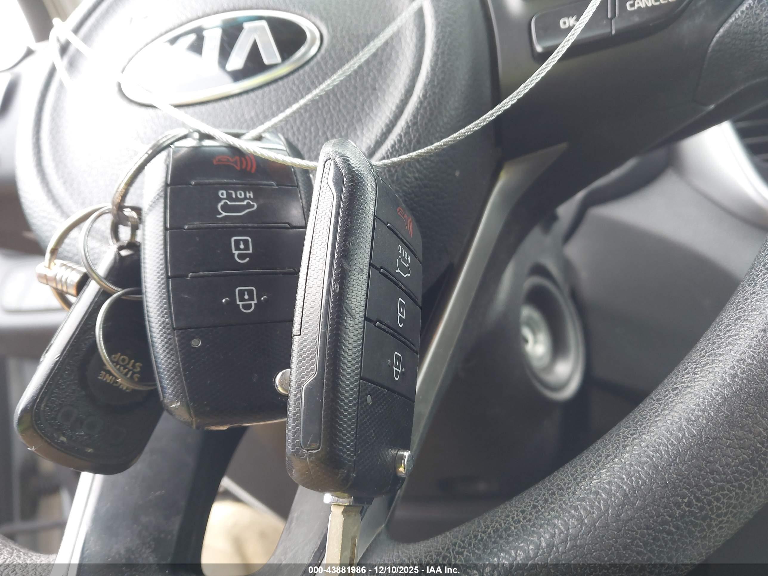 KIA SORENTO image 11