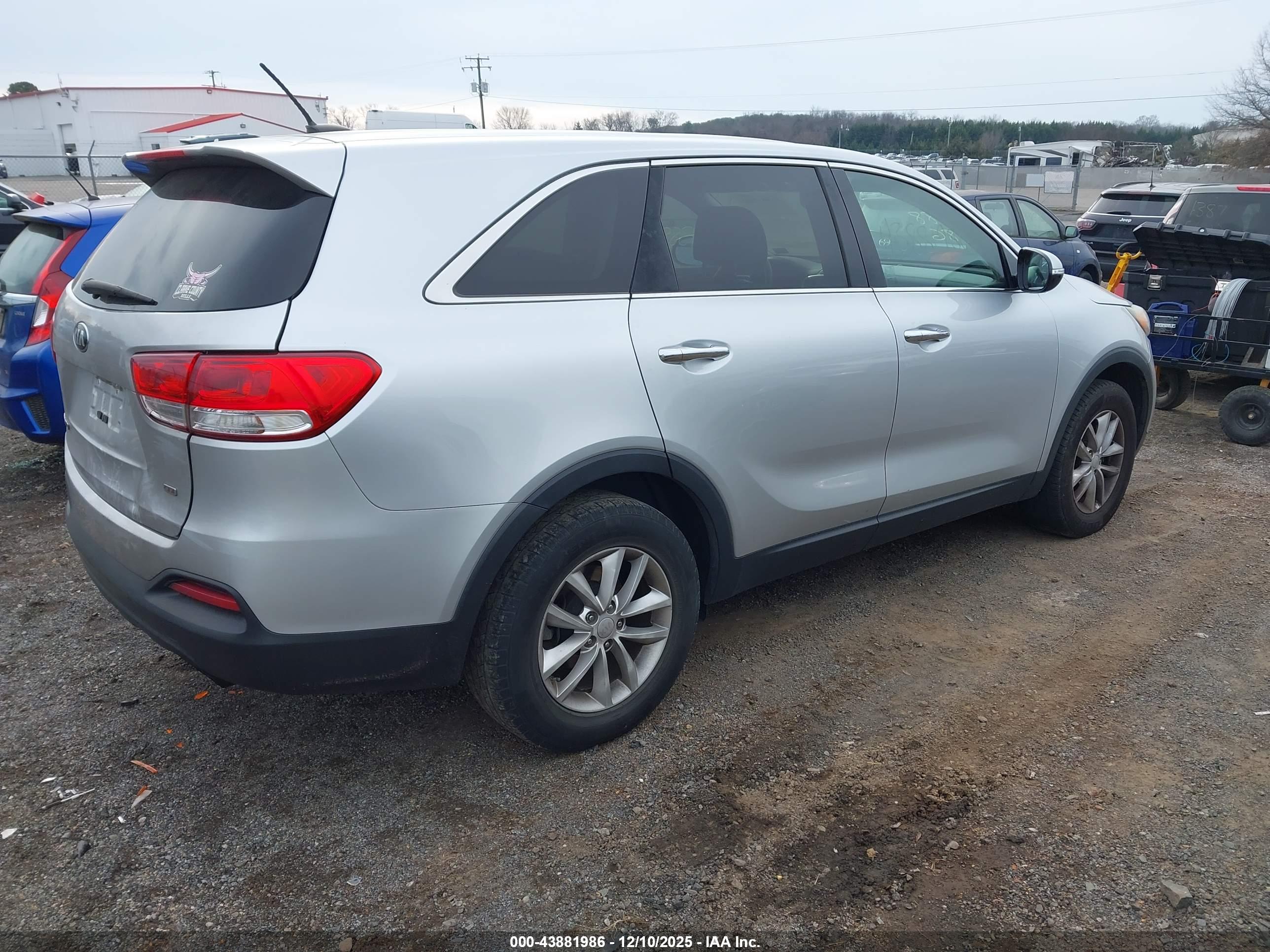 KIA SORENTO image 4