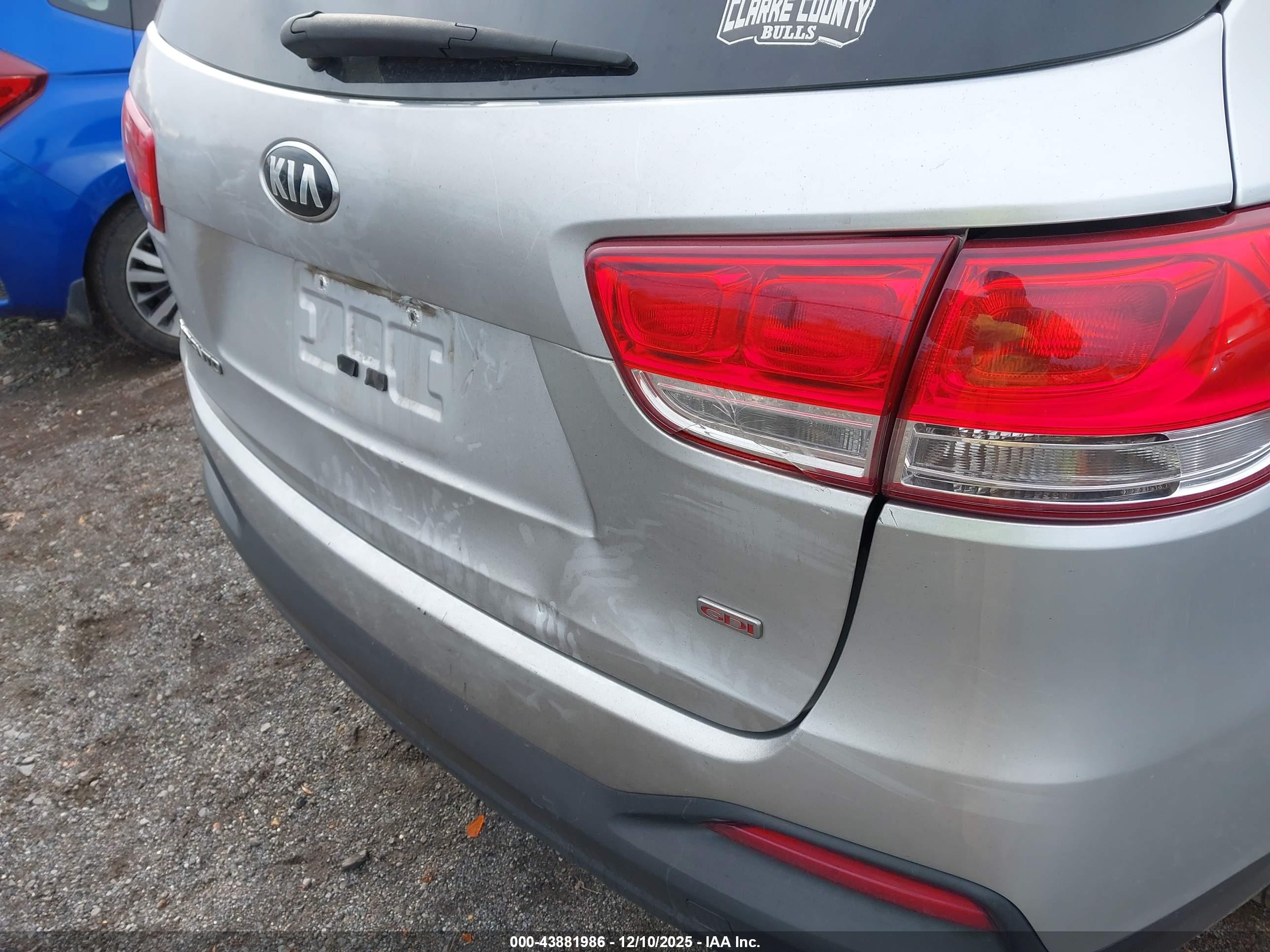 KIA SORENTO image 6