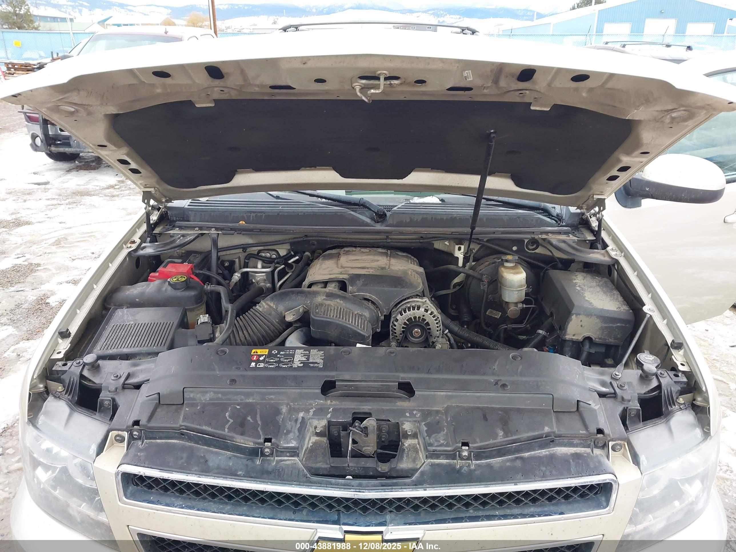 CHEVROLET TAHOE image 10