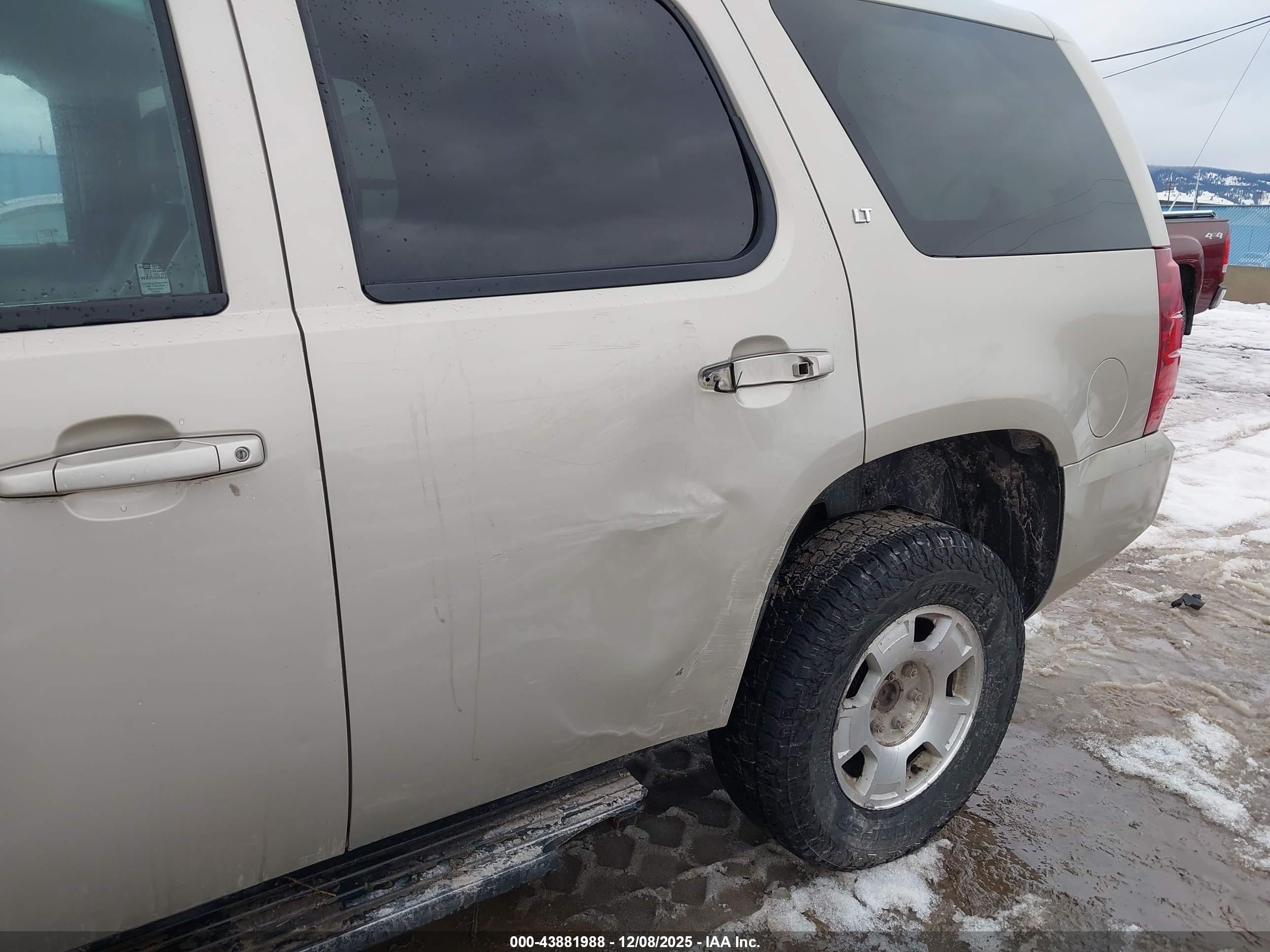 CHEVROLET TAHOE image 6
