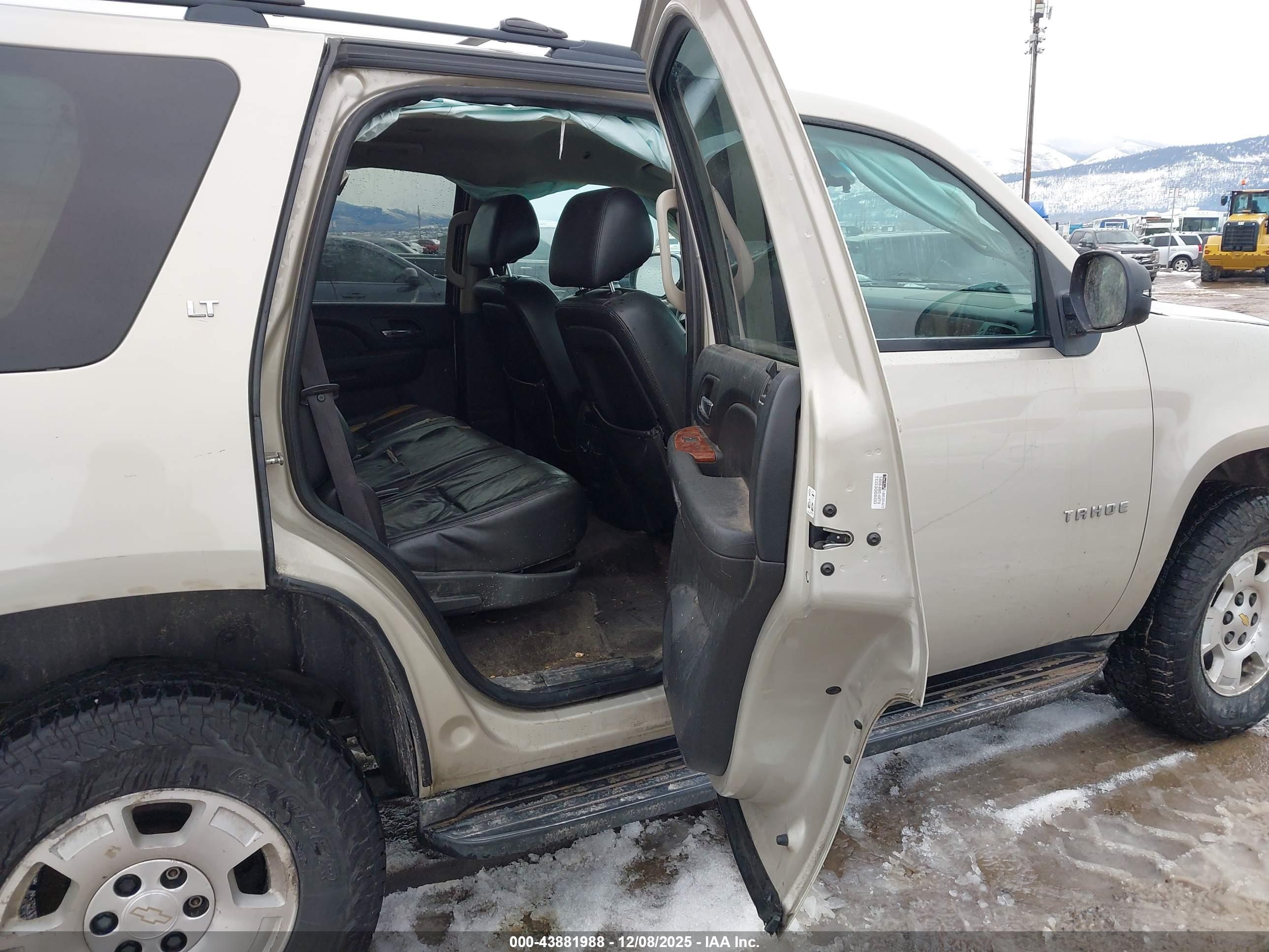 CHEVROLET TAHOE image 8