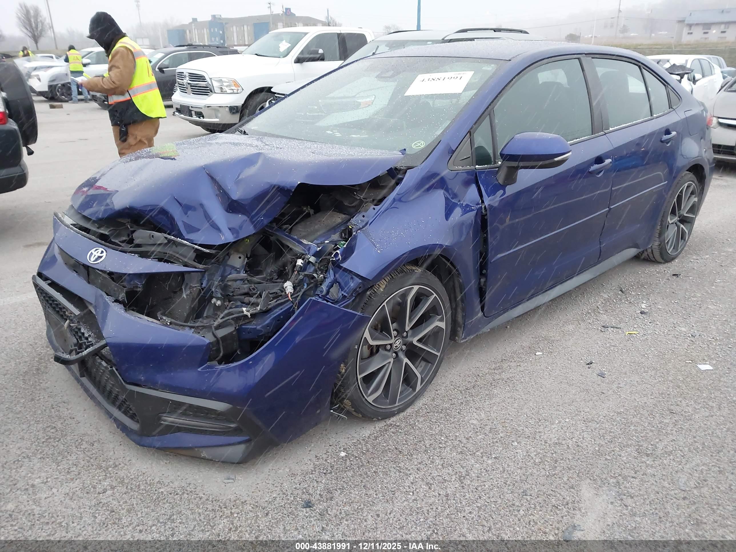 TOYOTA COROLLA image 2