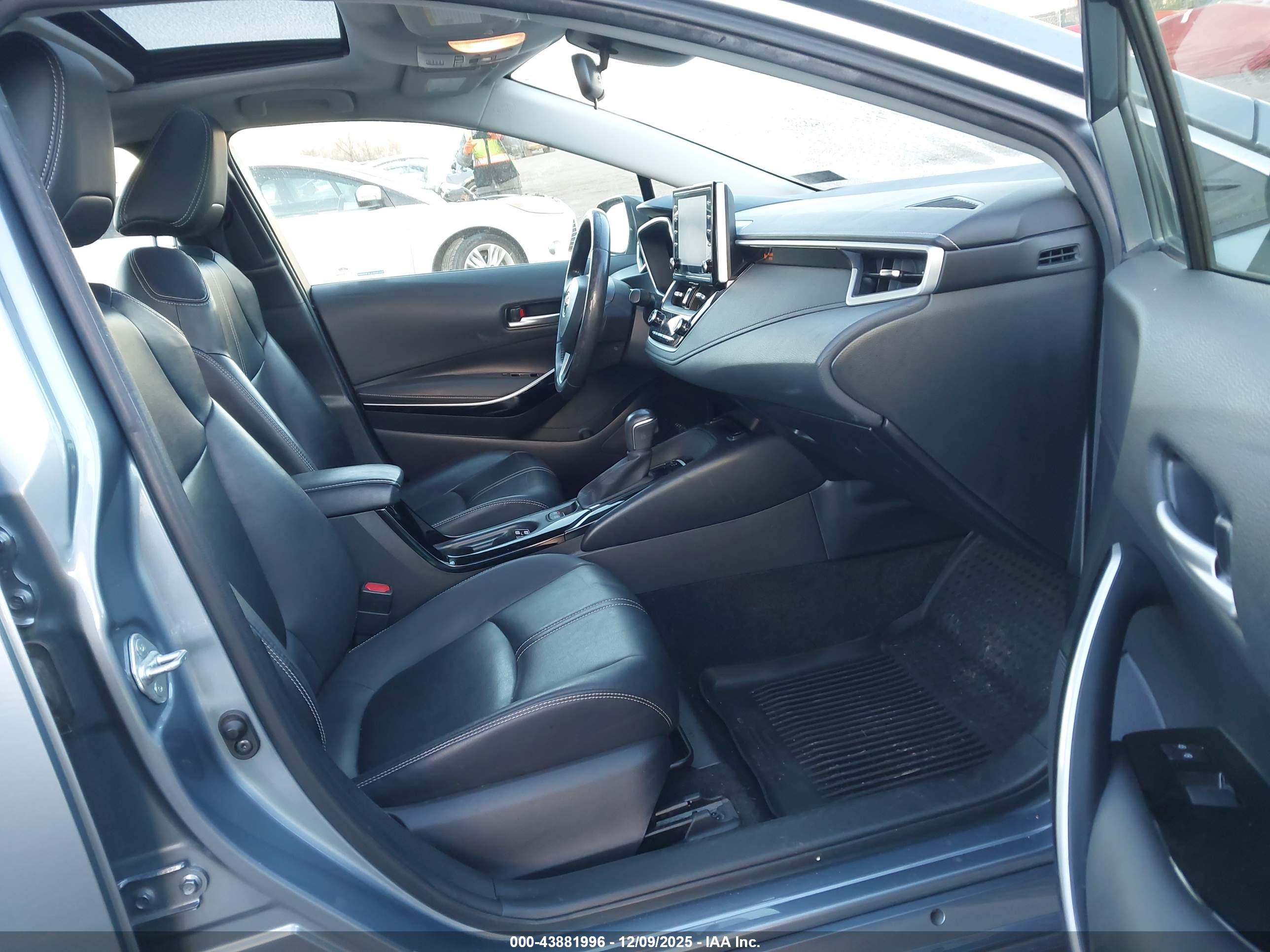 TOYOTA COROLLA image 5