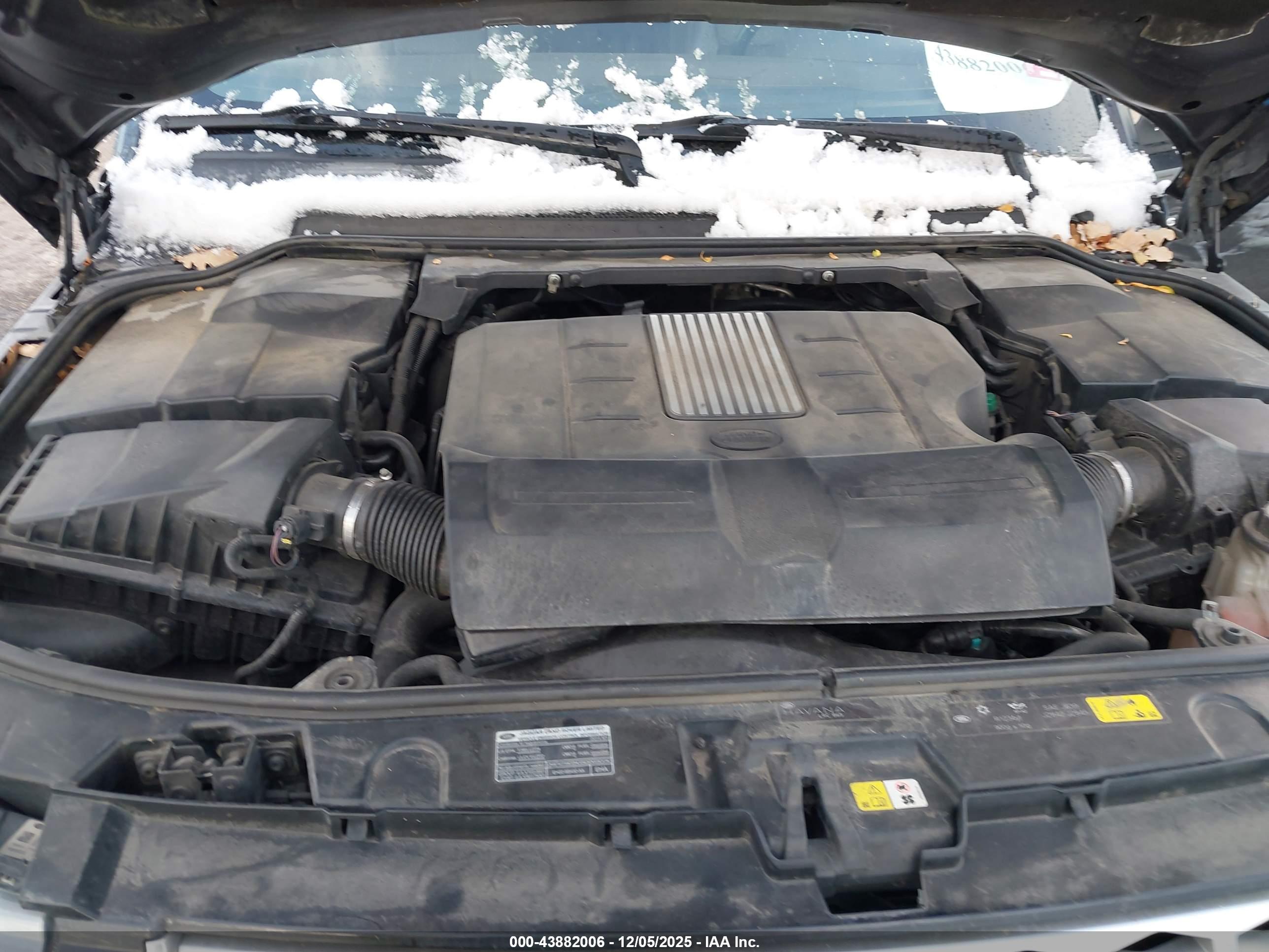 LAND ROVER image 10