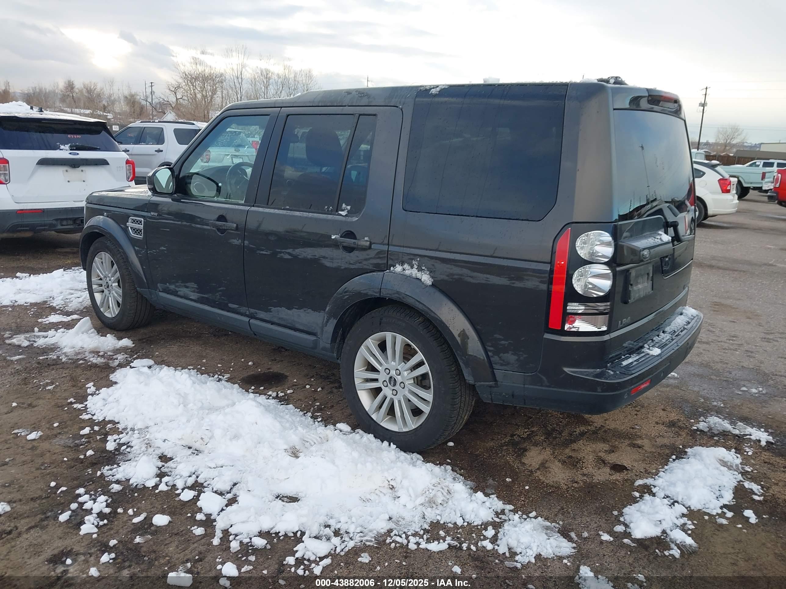 LAND ROVER image 3