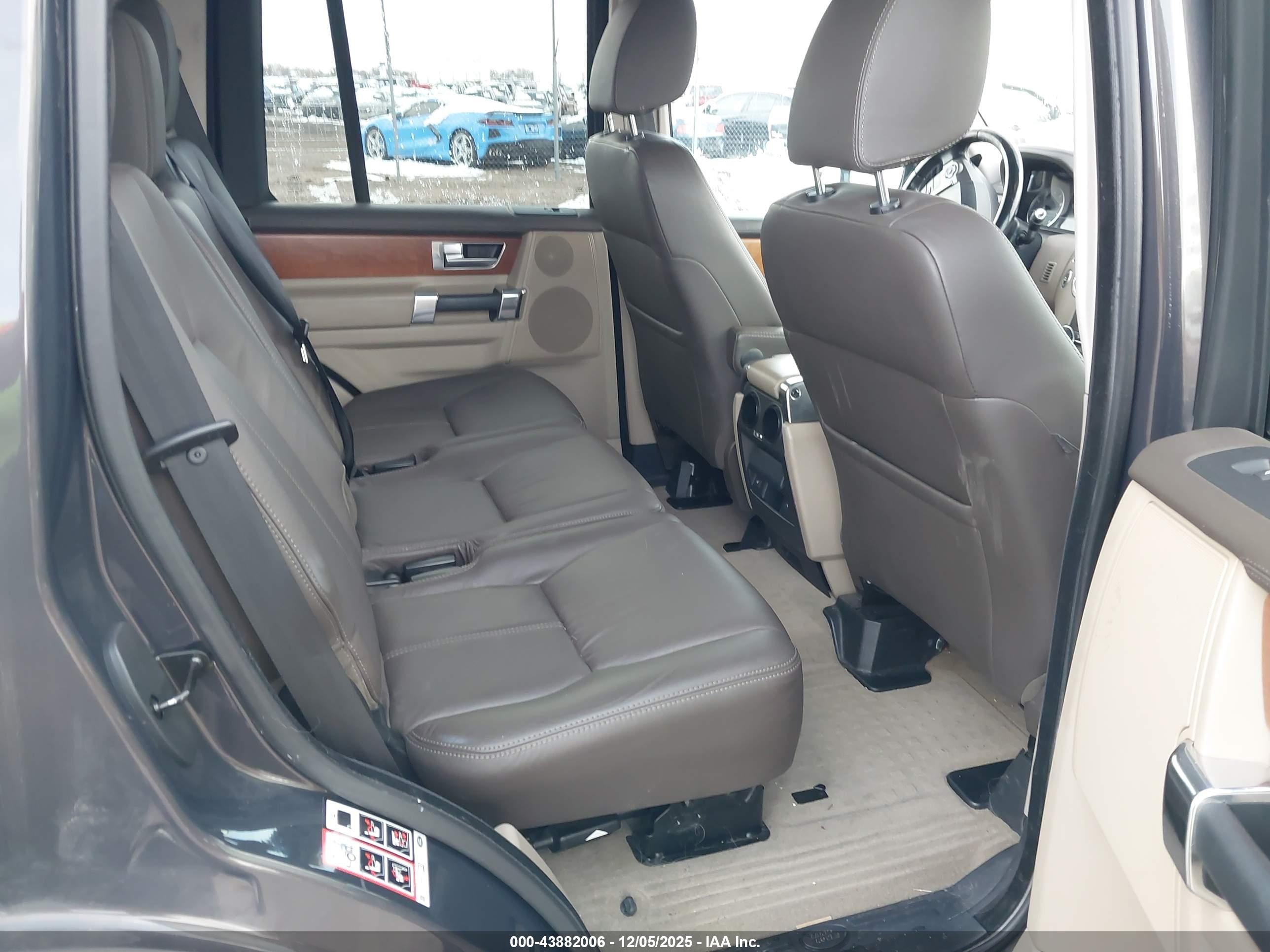 LAND ROVER image 8