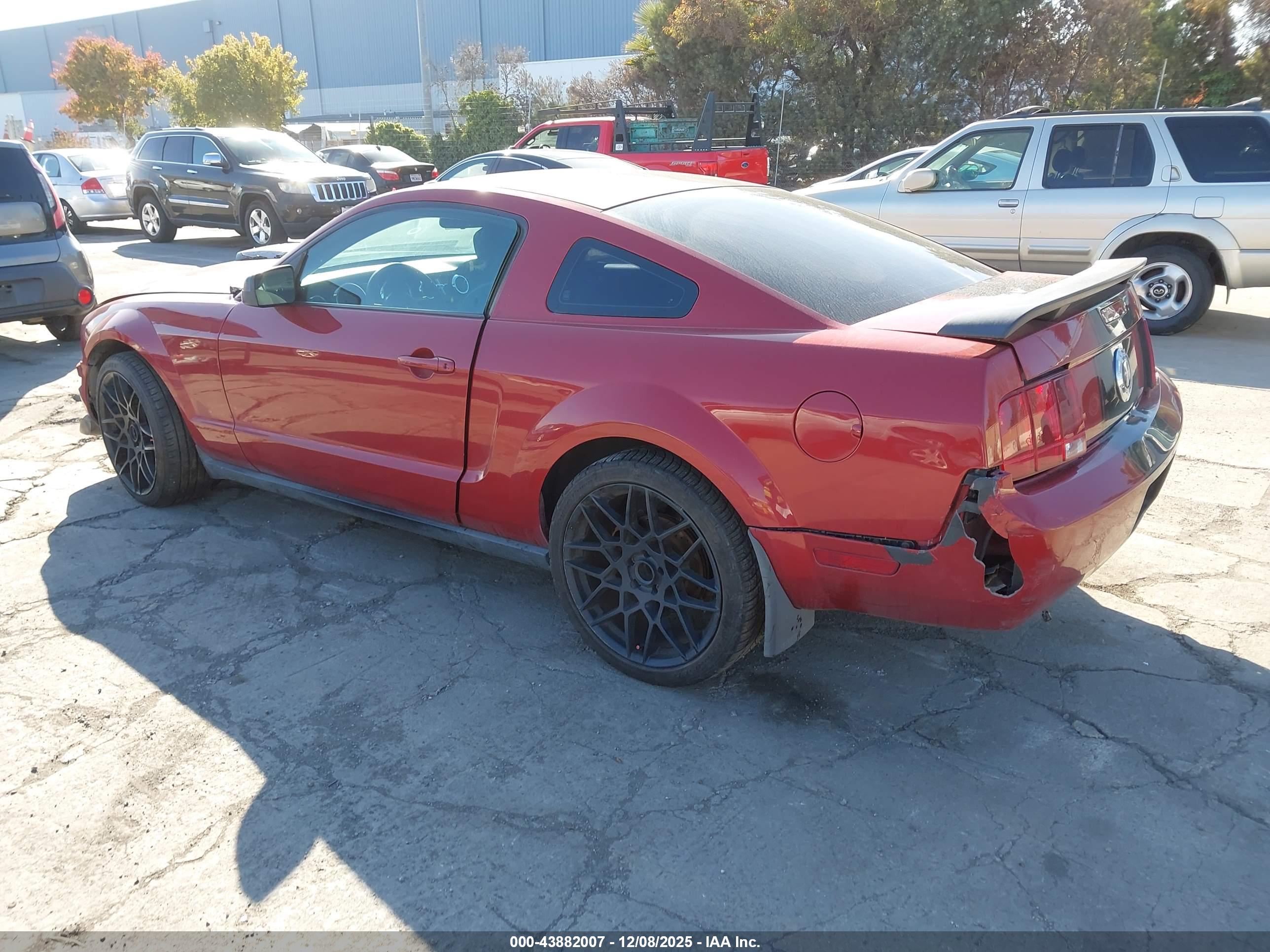 FORD MUSTANG image 3