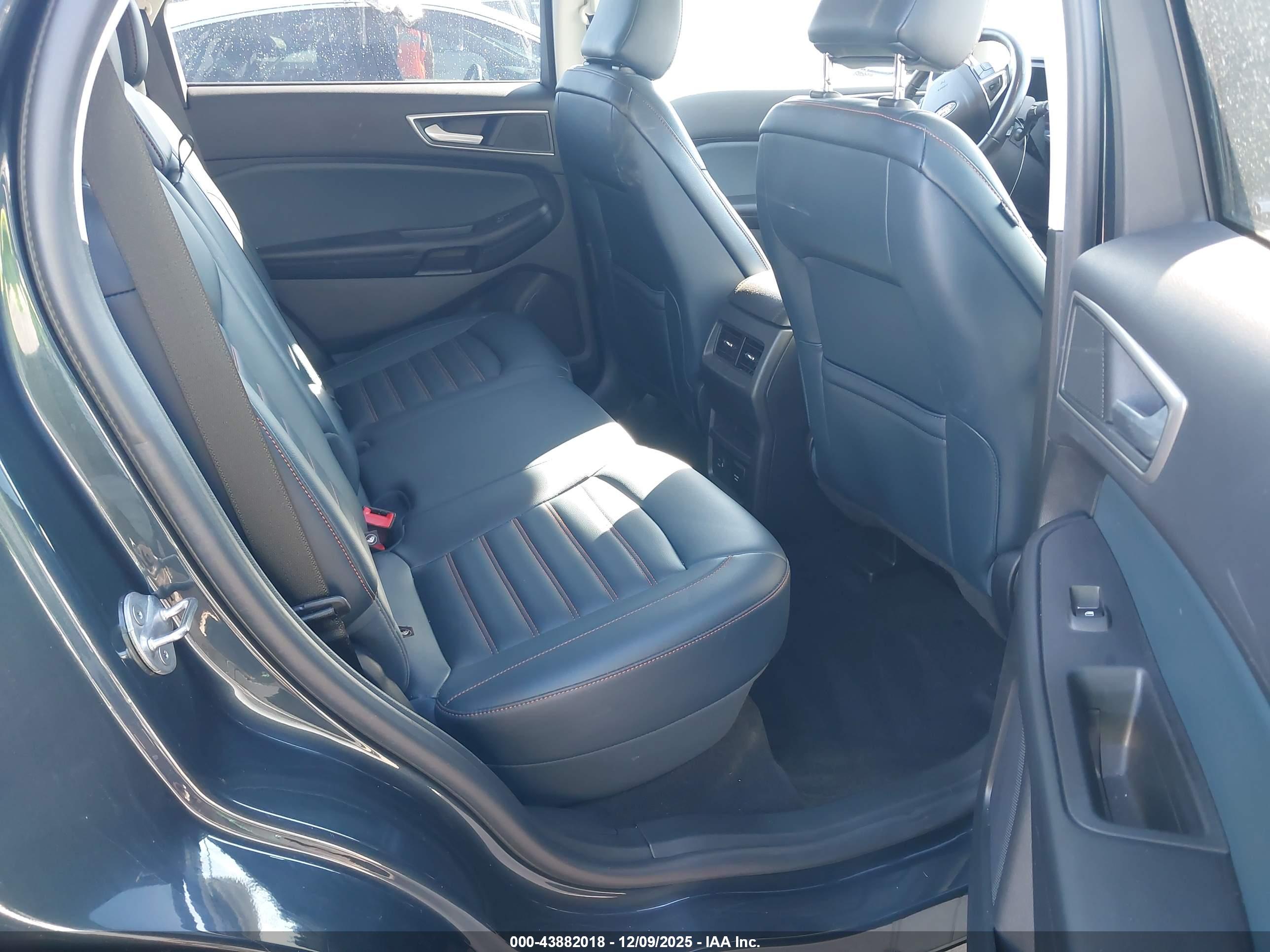 FORD EDGE image 8