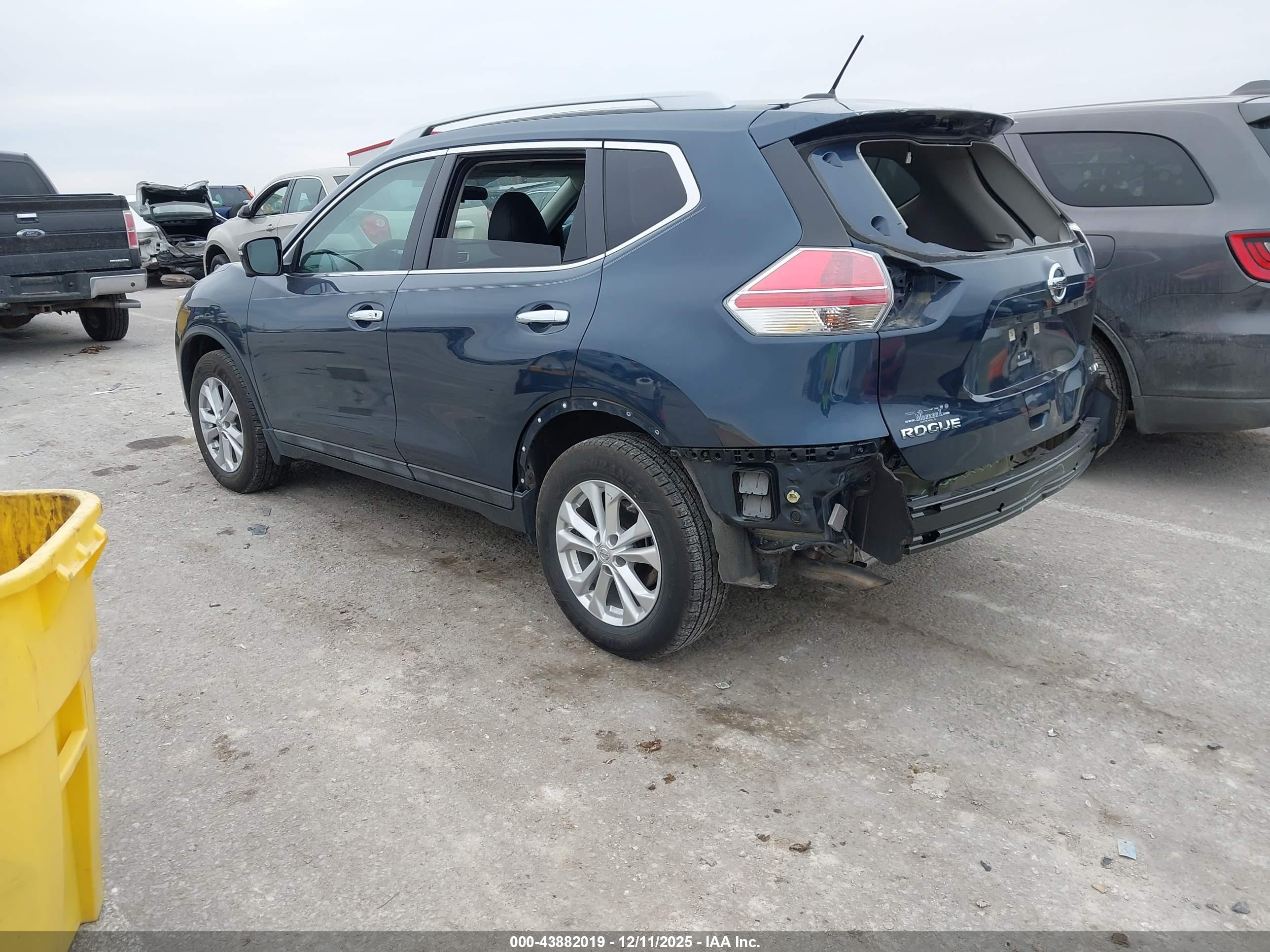 NISSAN ROGUE image 3