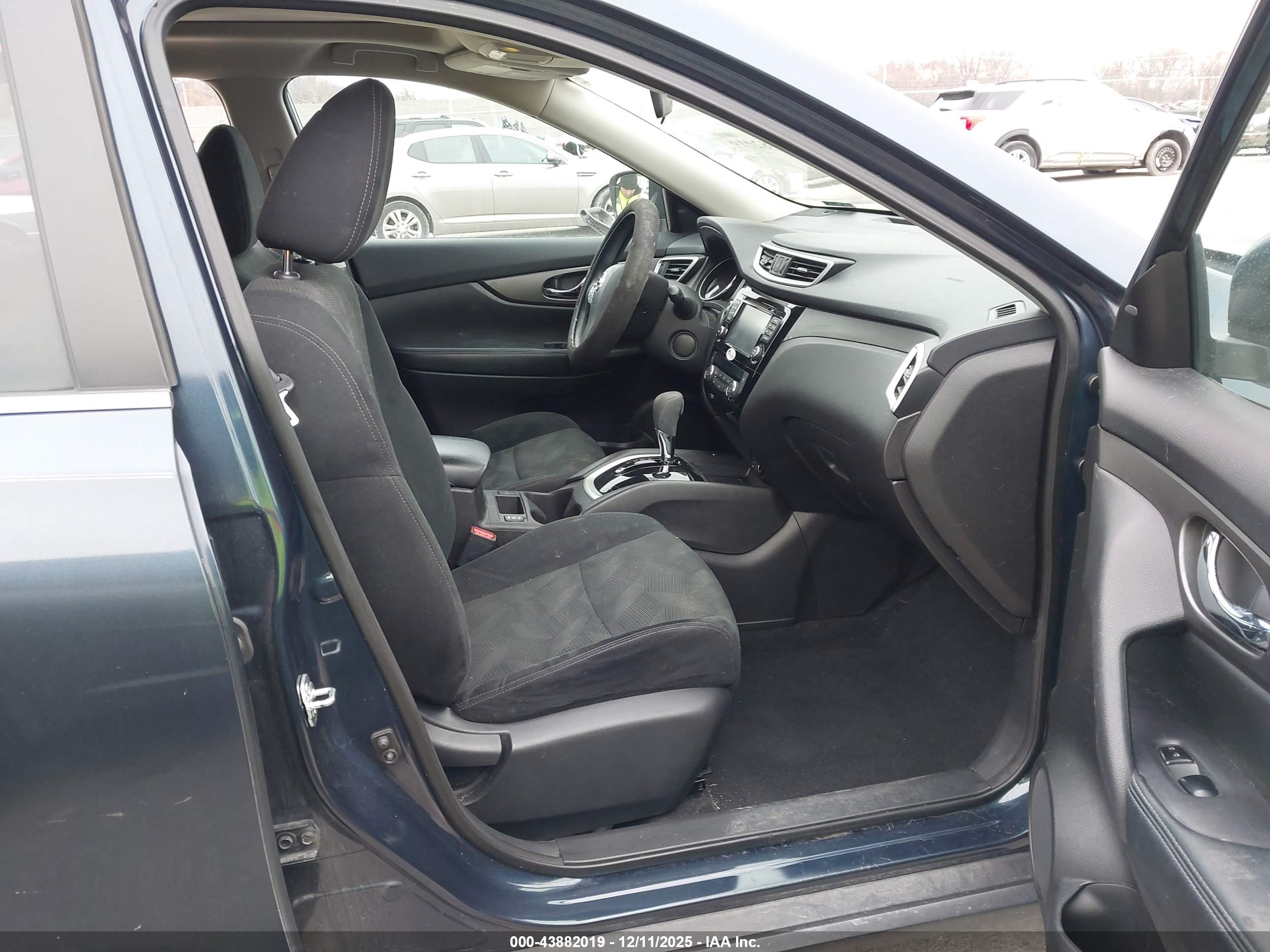 NISSAN ROGUE image 5