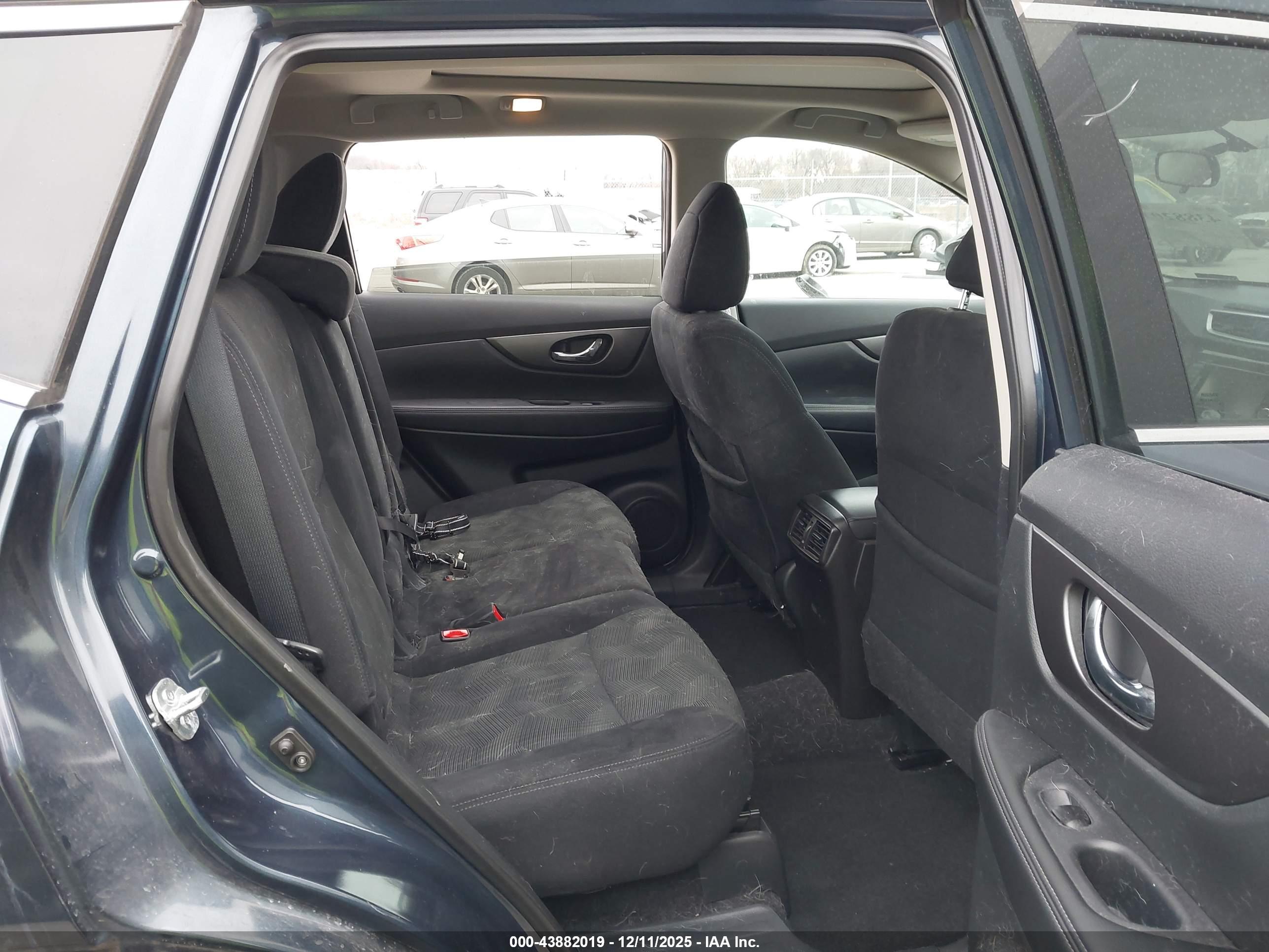 NISSAN ROGUE image 8
