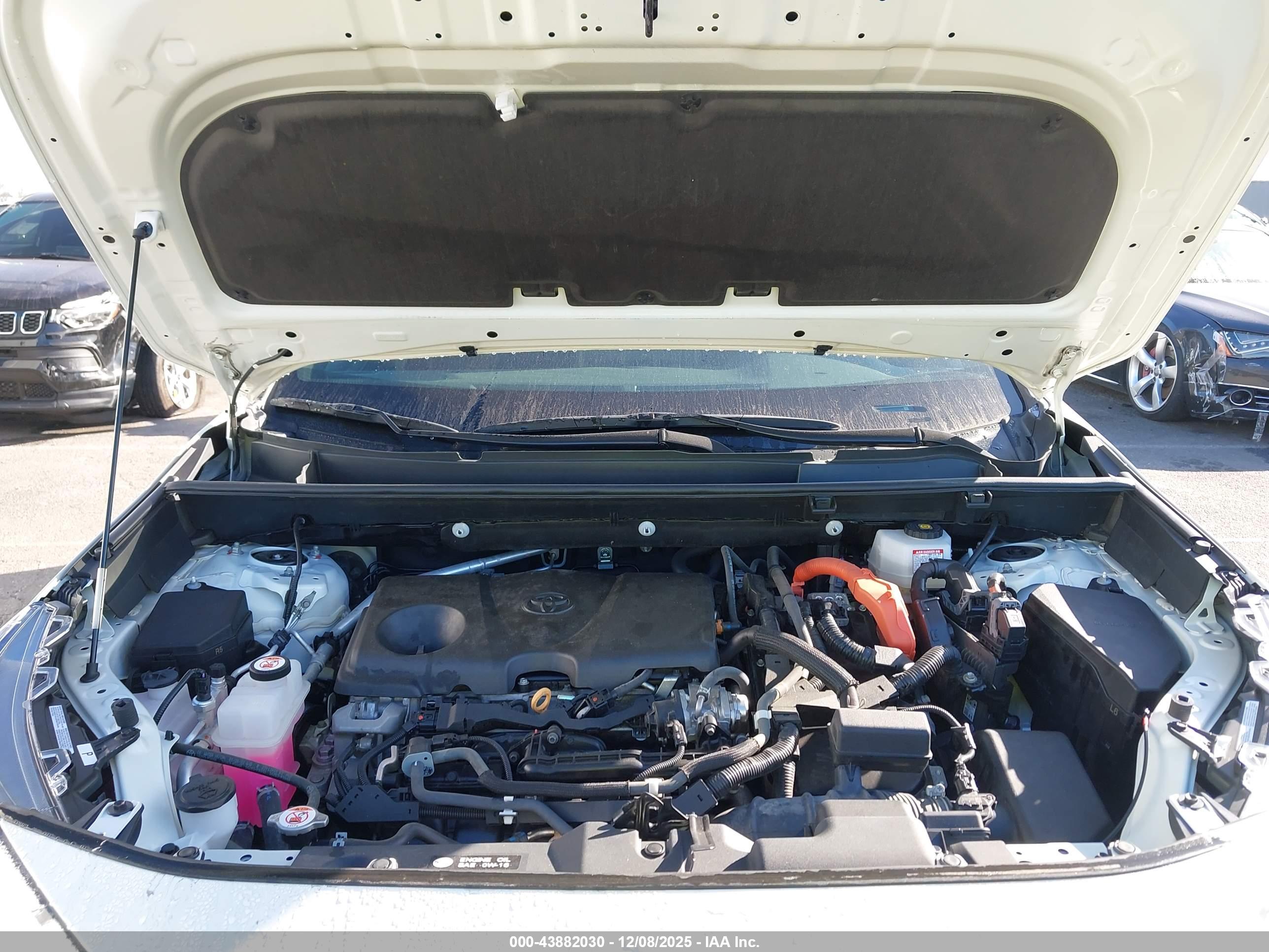 TOYOTA RAV4 image 10