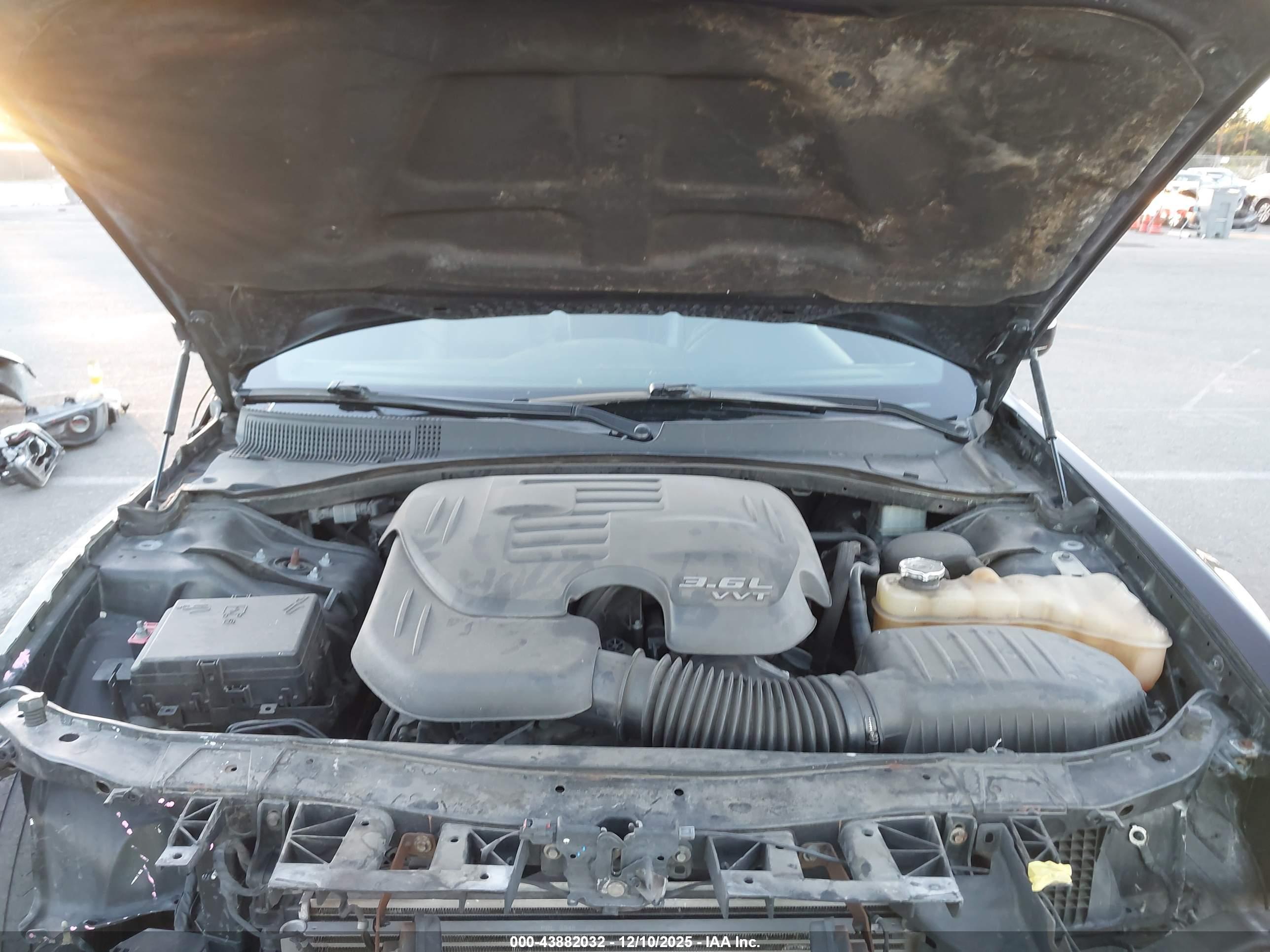 CHRYSLER 300 image 10