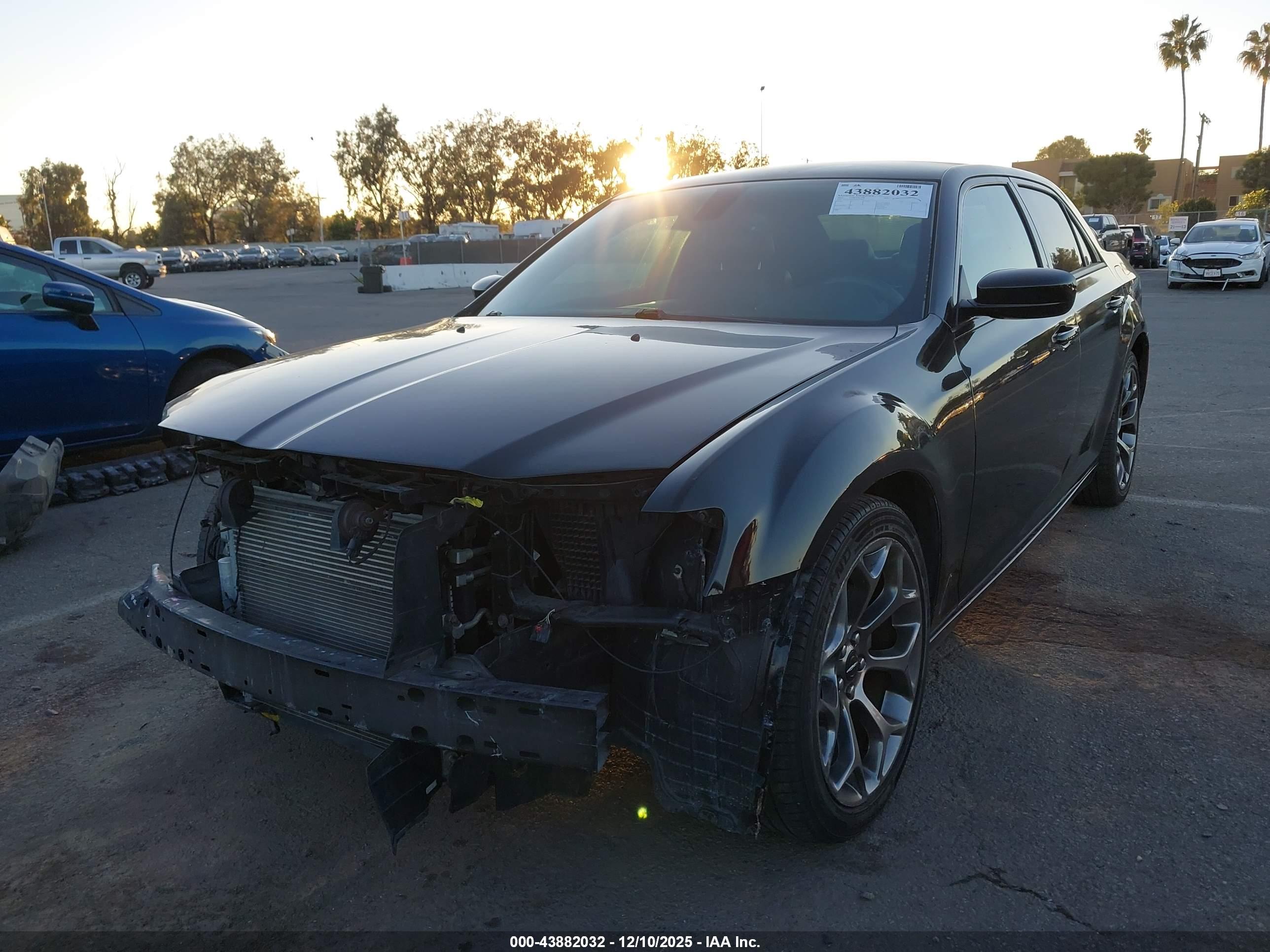 CHRYSLER 300 image 2