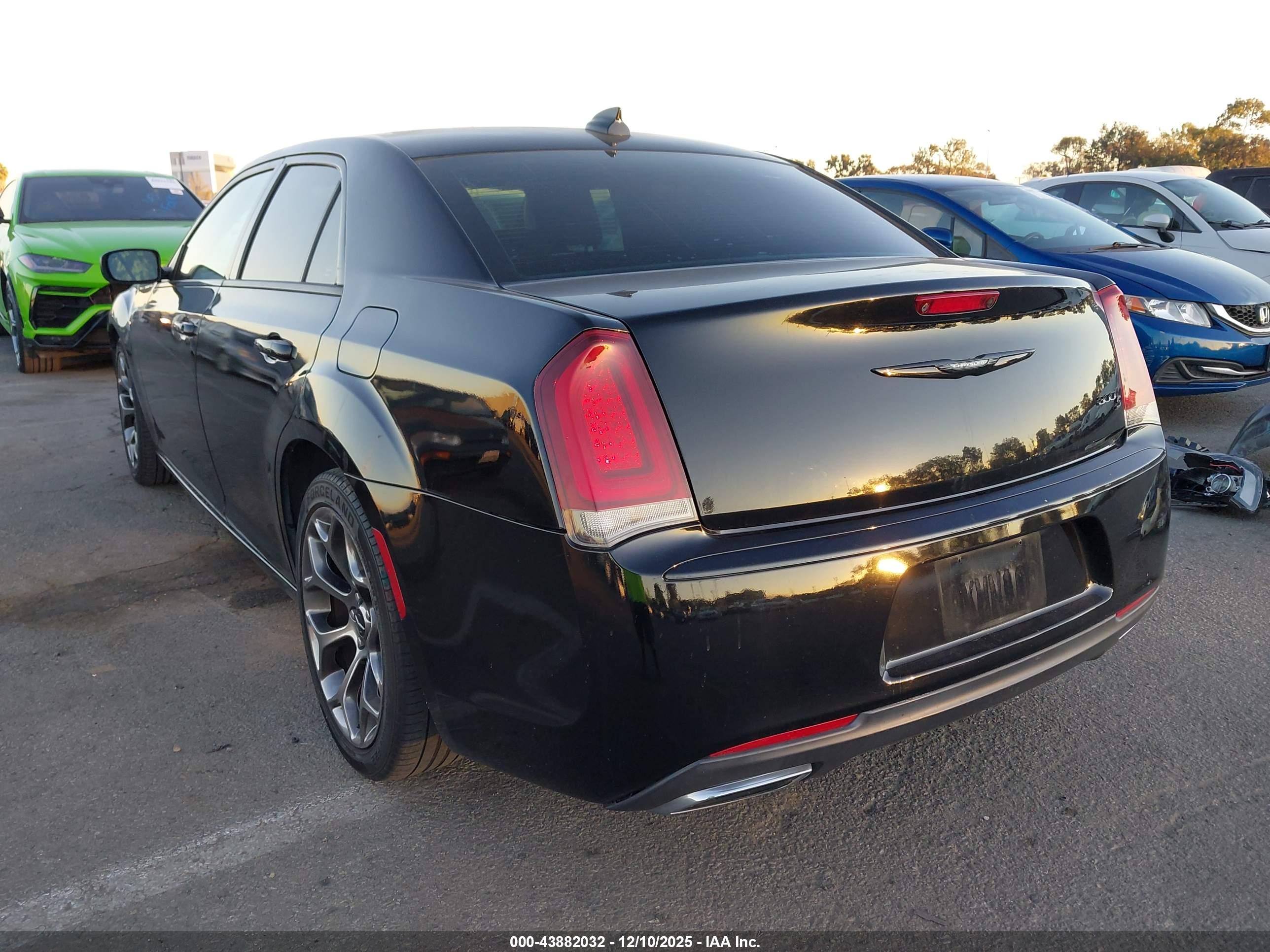 CHRYSLER 300 image 3