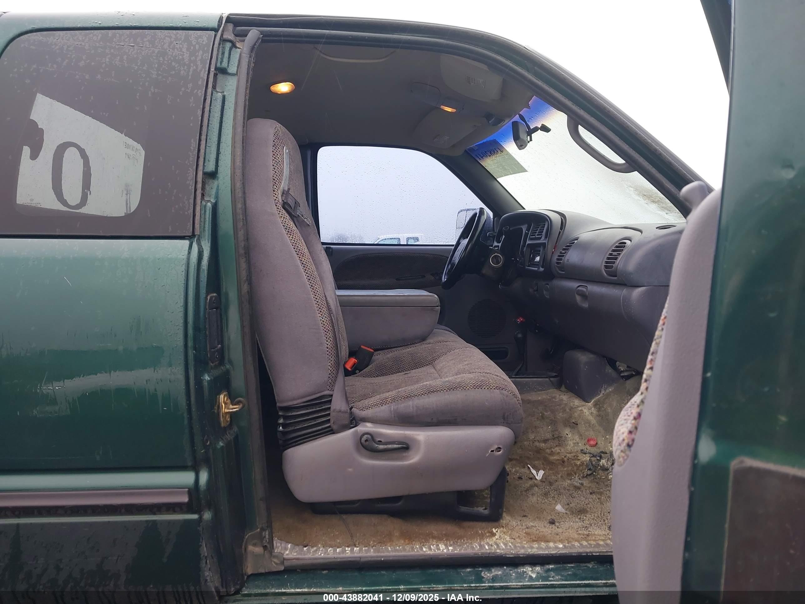 DODGE RAM image 5