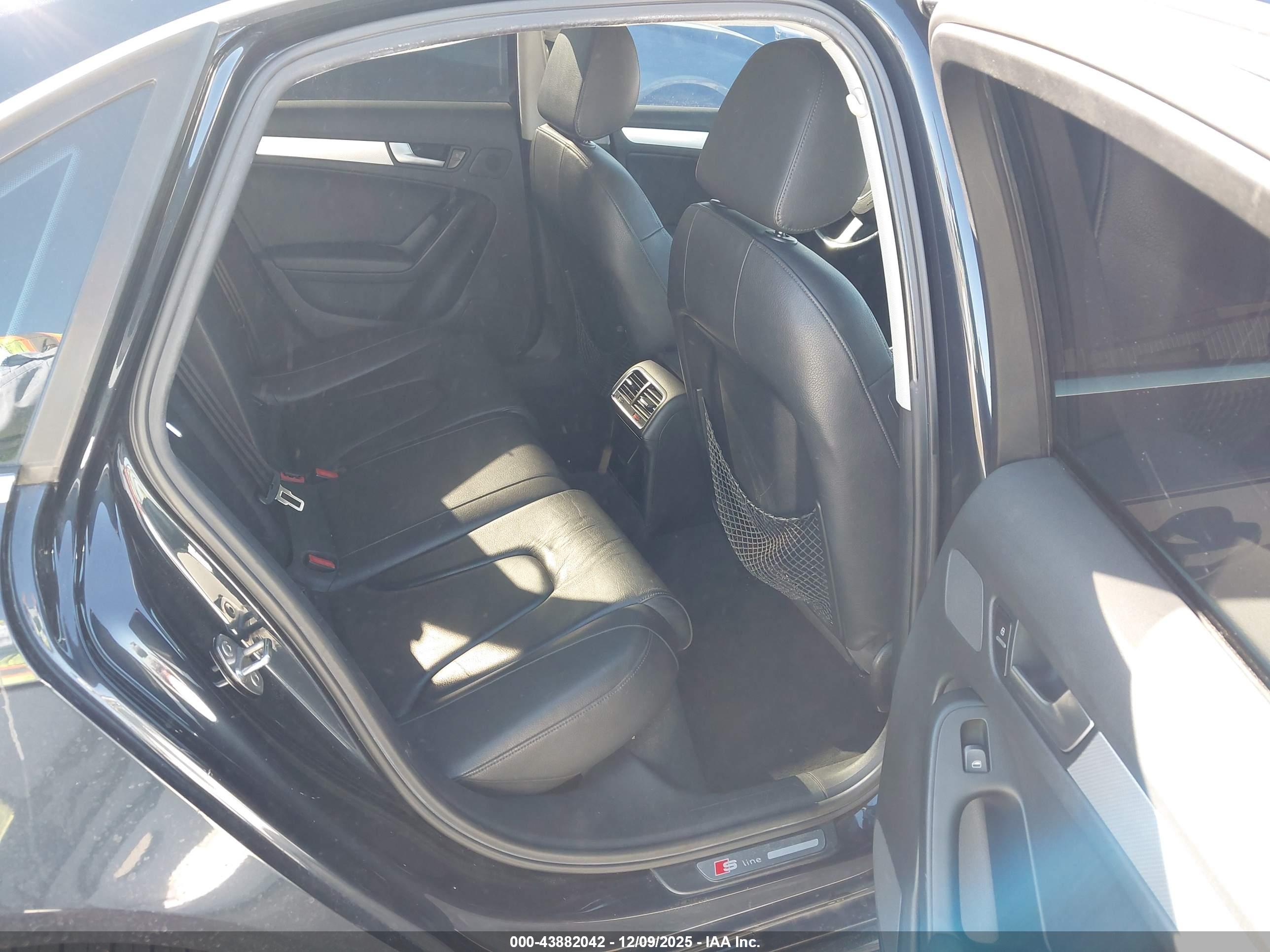 AUDI A4 image 8