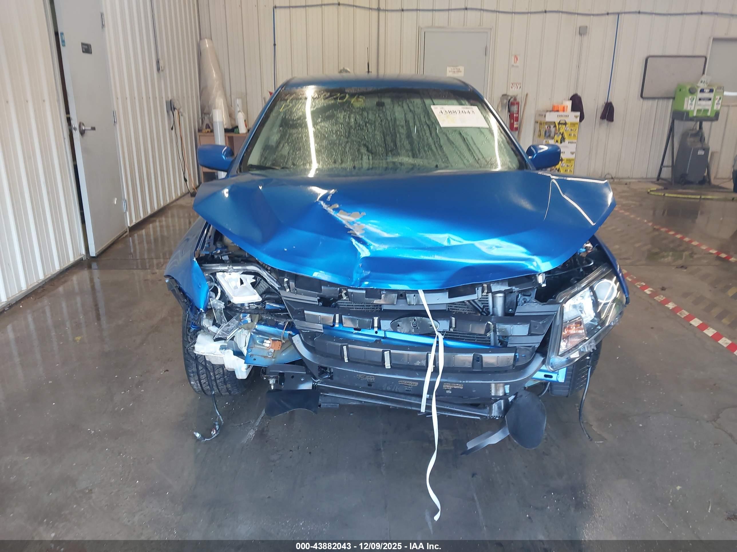 FORD FUSION image 6