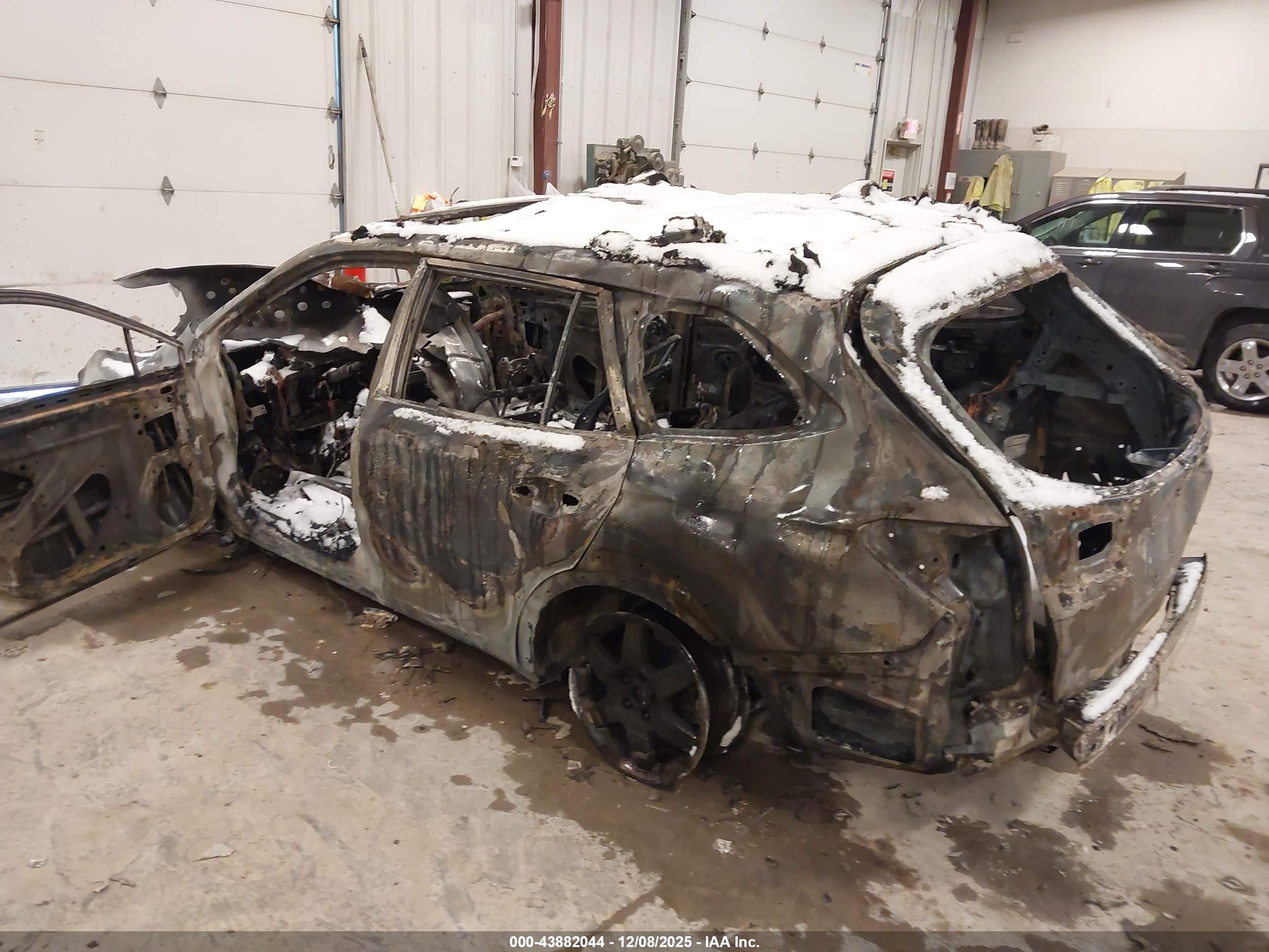 SUBARU OUTBACK image 3
