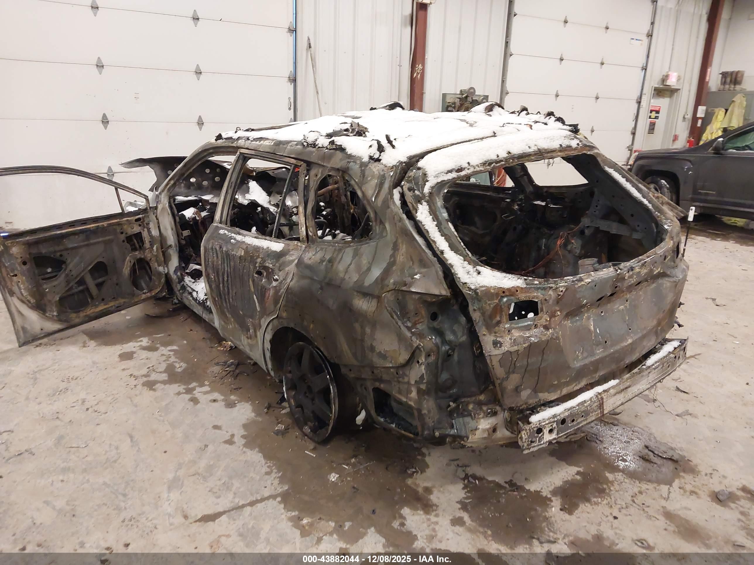 SUBARU OUTBACK image 6