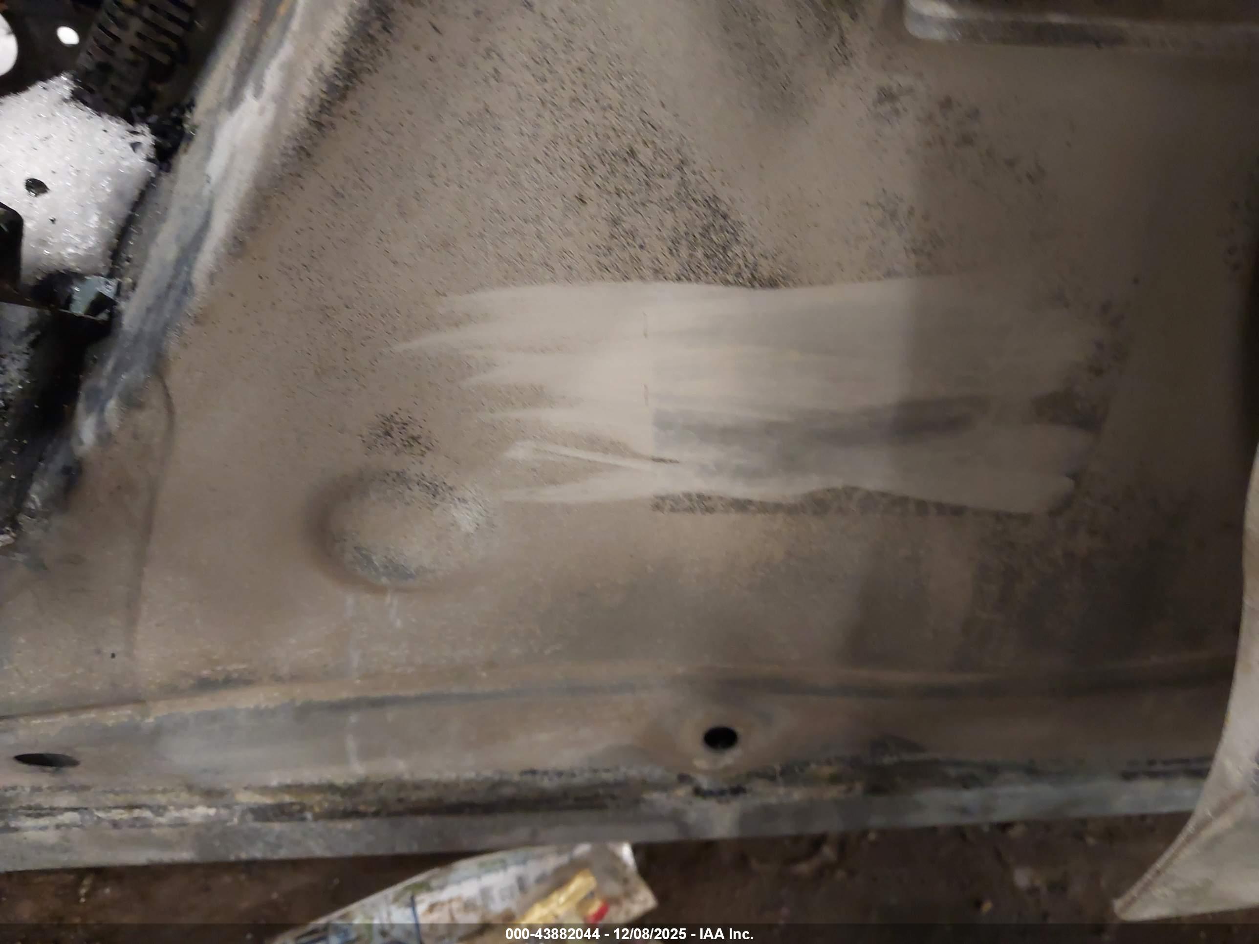 SUBARU OUTBACK image 9