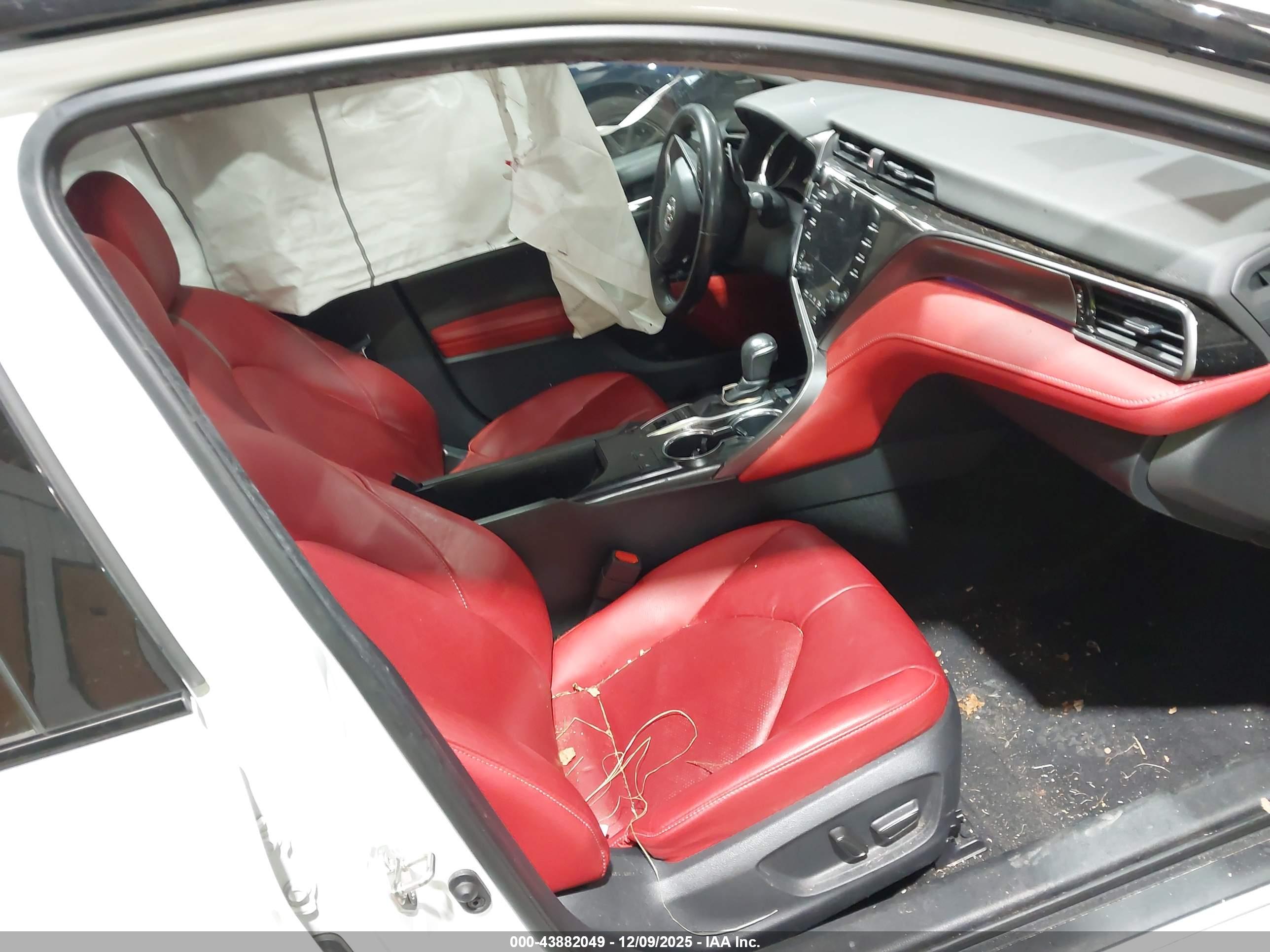 TOYOTA CAMRY image 5