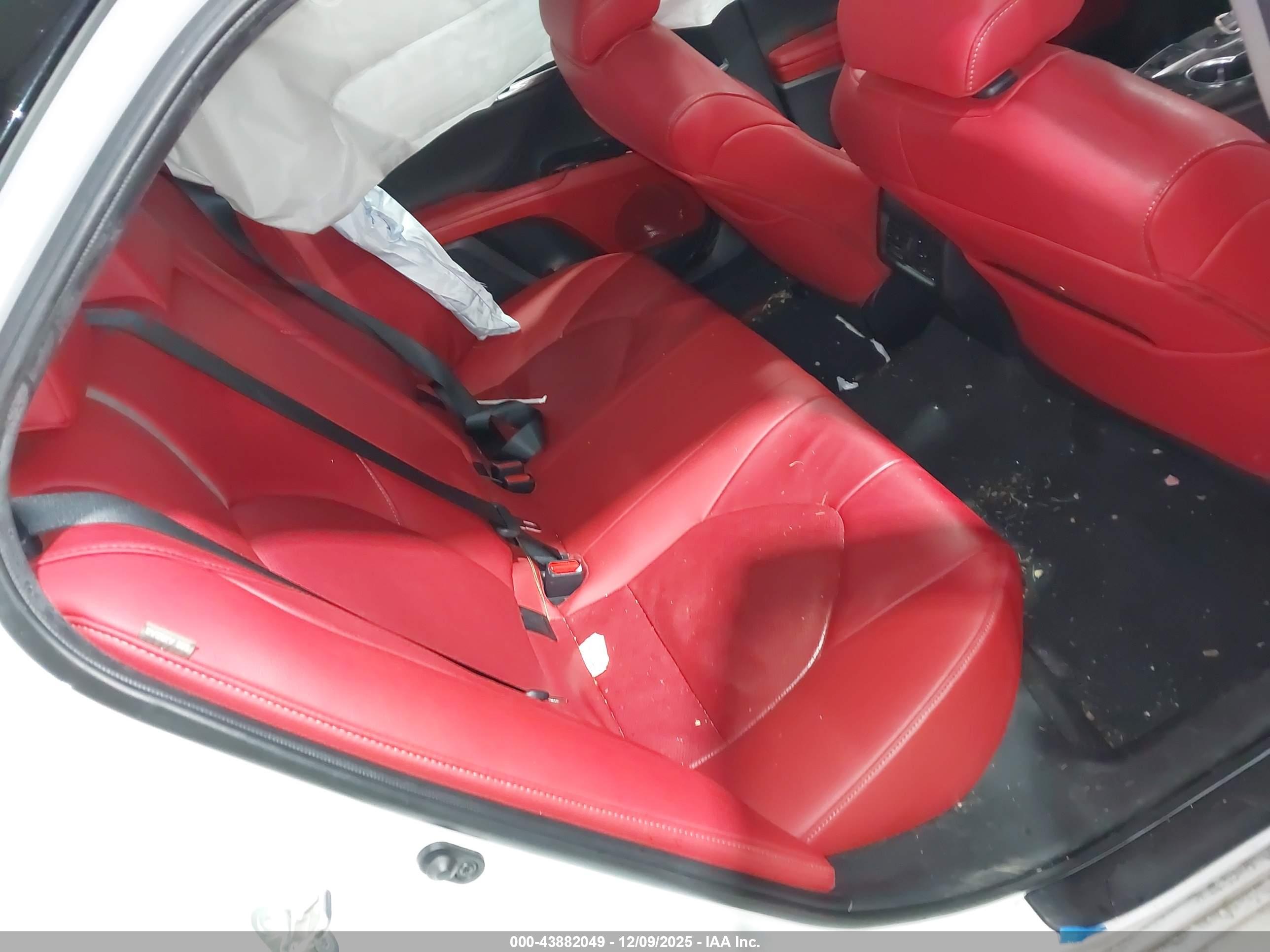 TOYOTA CAMRY image 8
