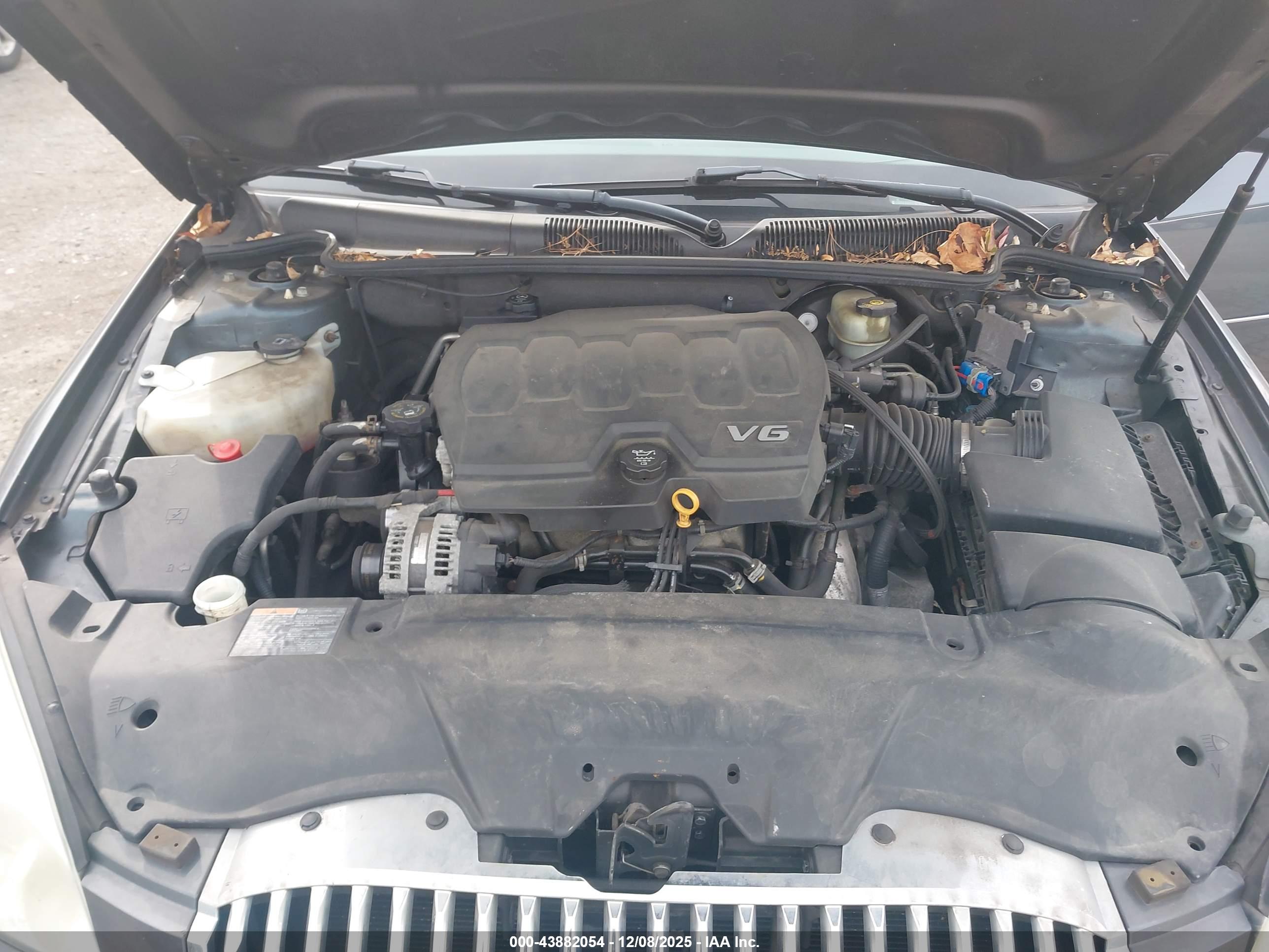 BUICK LUCERNE image 10