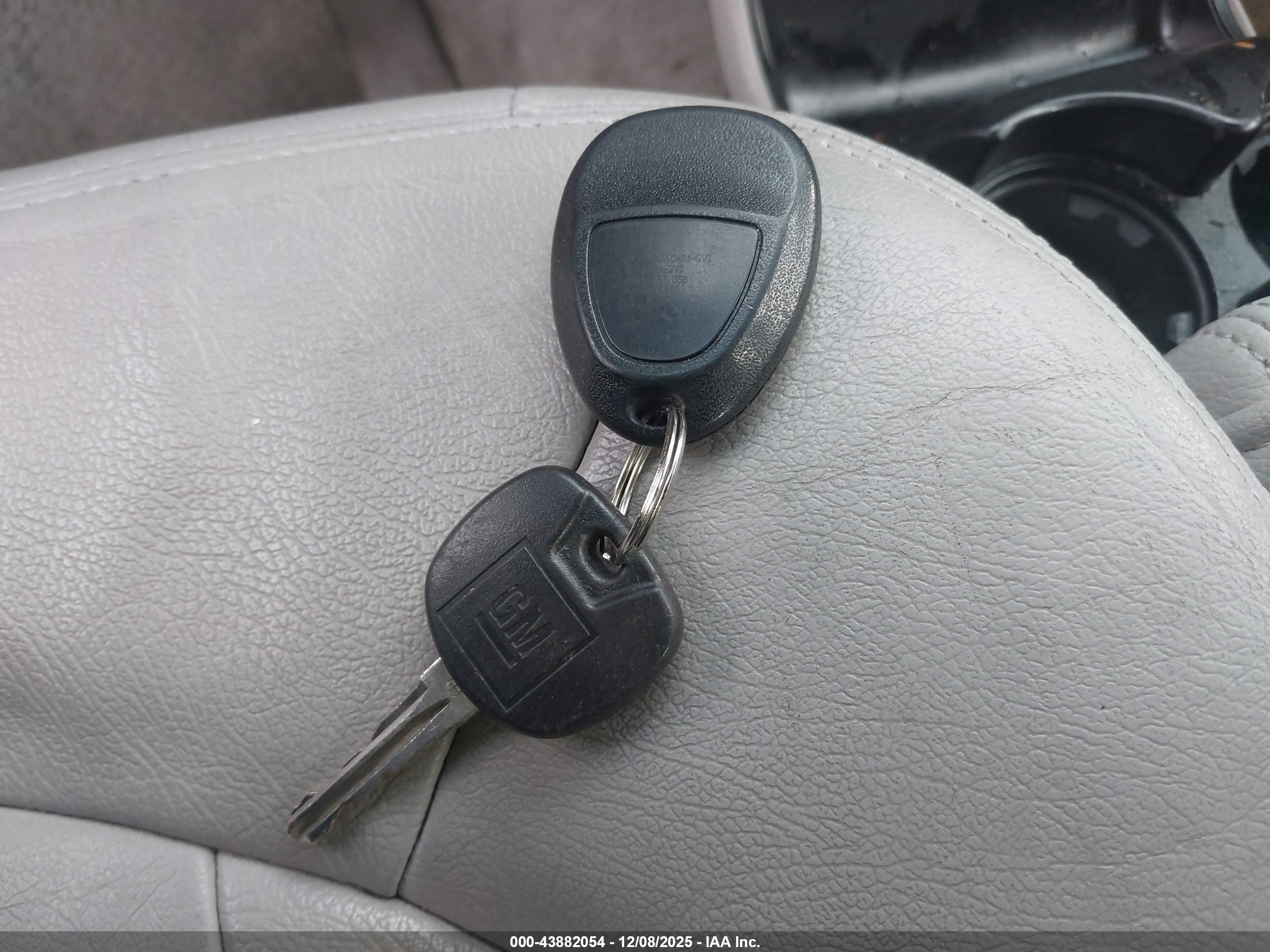 BUICK LUCERNE image 11