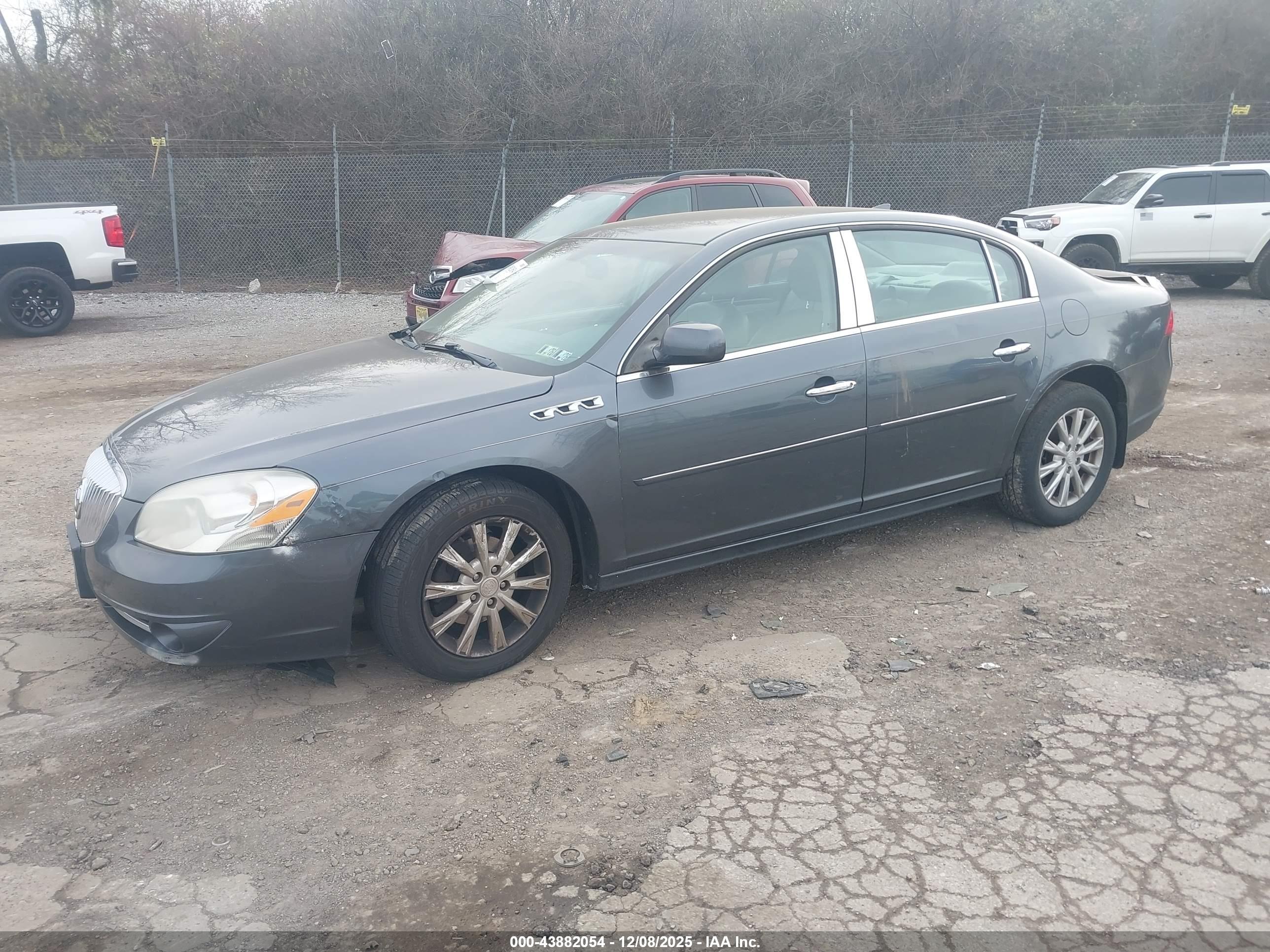 BUICK LUCERNE image 2
