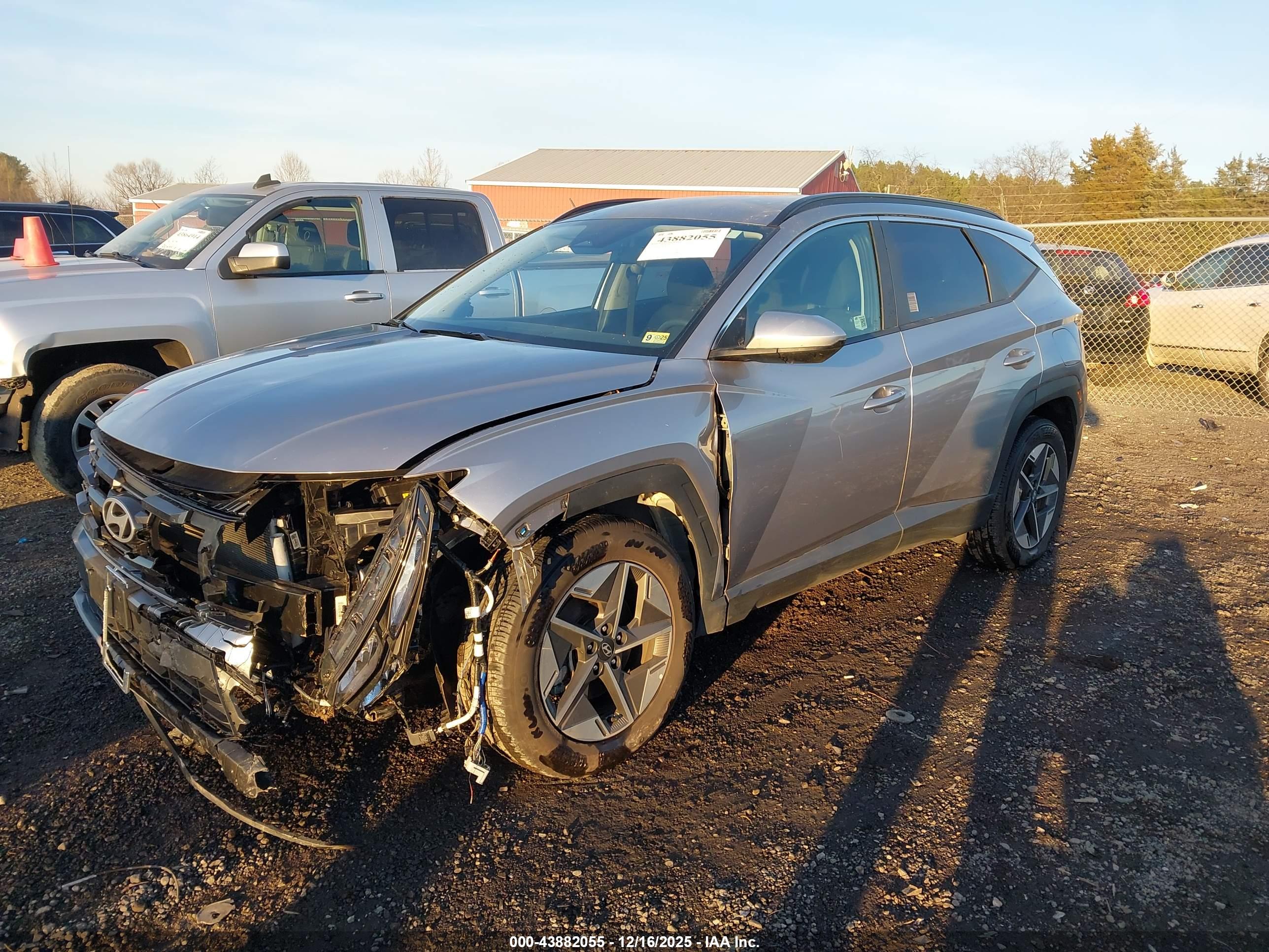 HYUNDAI TUCSON image 2
