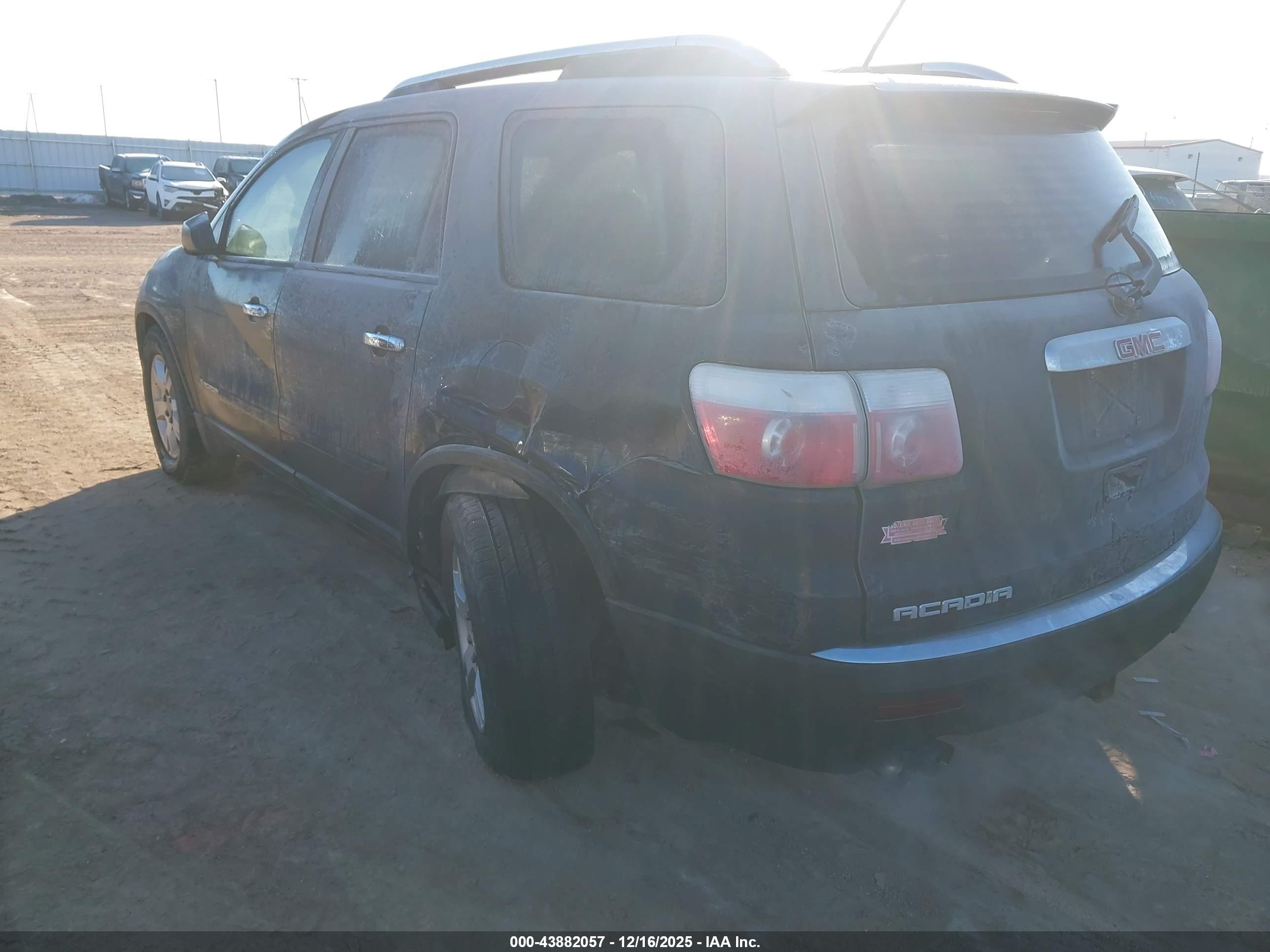 GMC ACADIA image 3