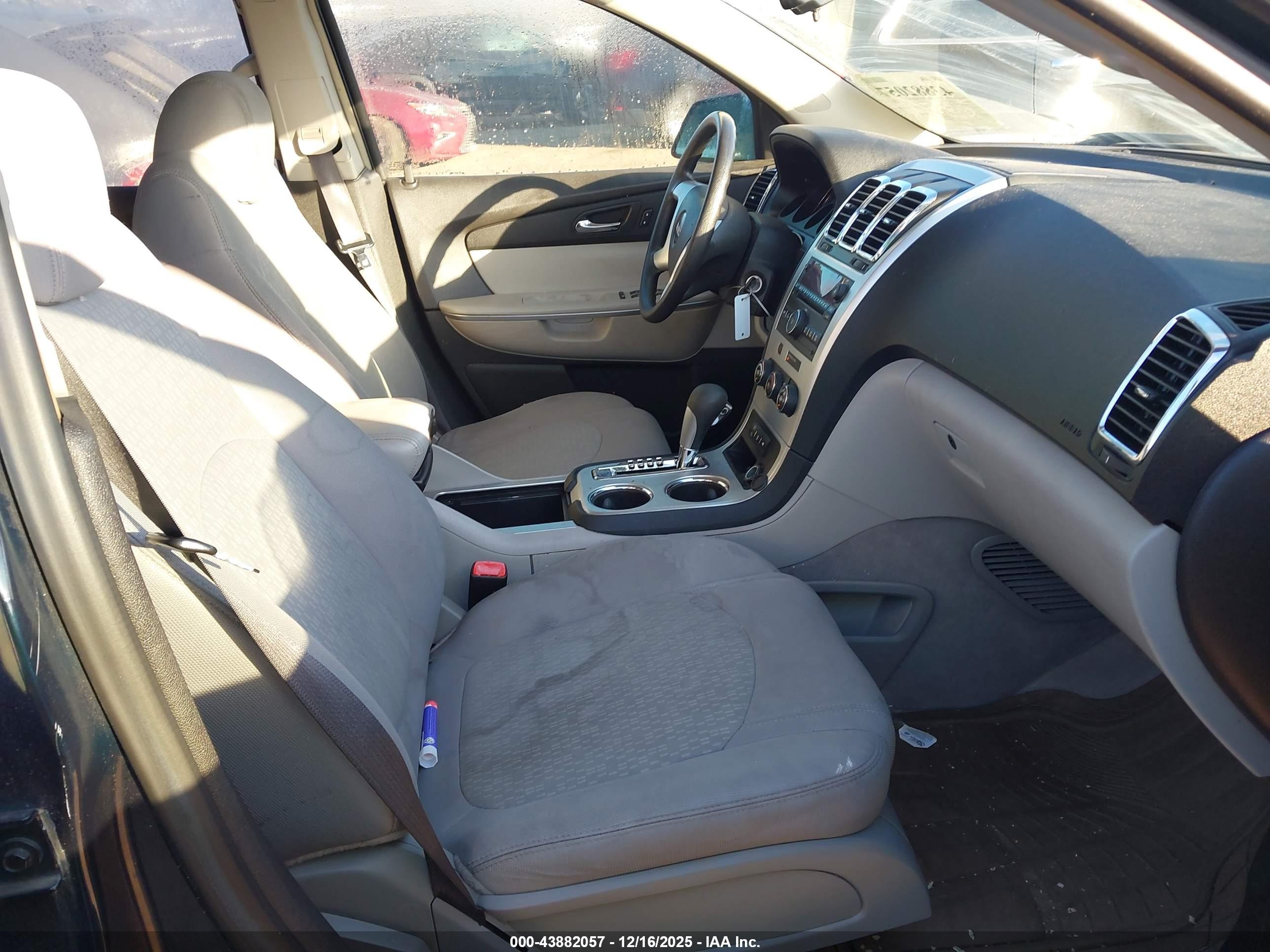 GMC ACADIA image 5