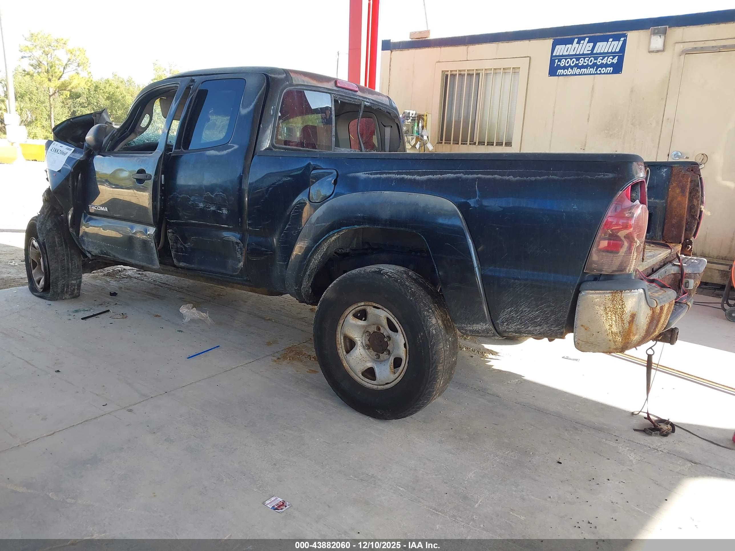 TOYOTA TACOMA image 3