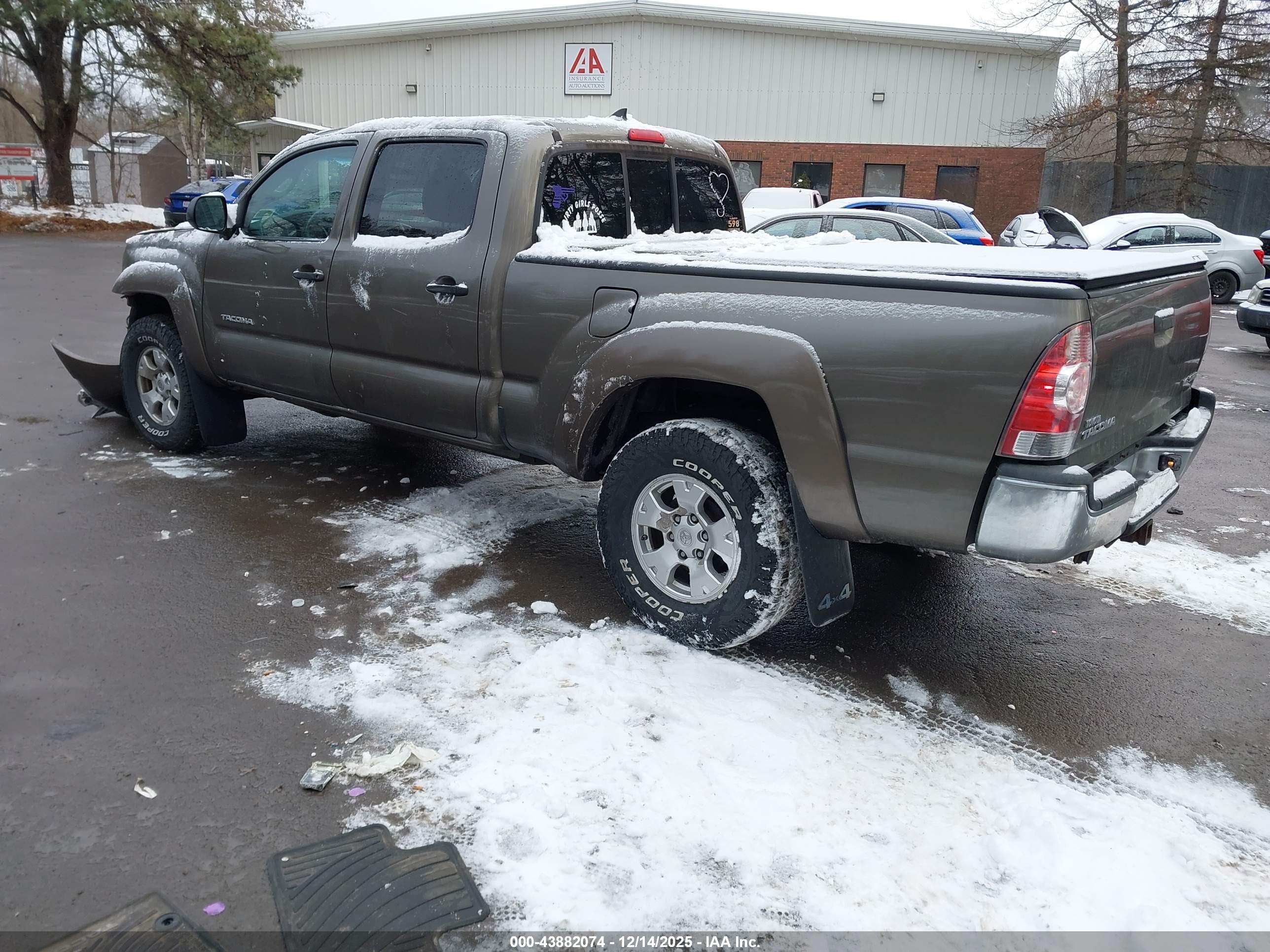 TOYOTA TACOMA image 3