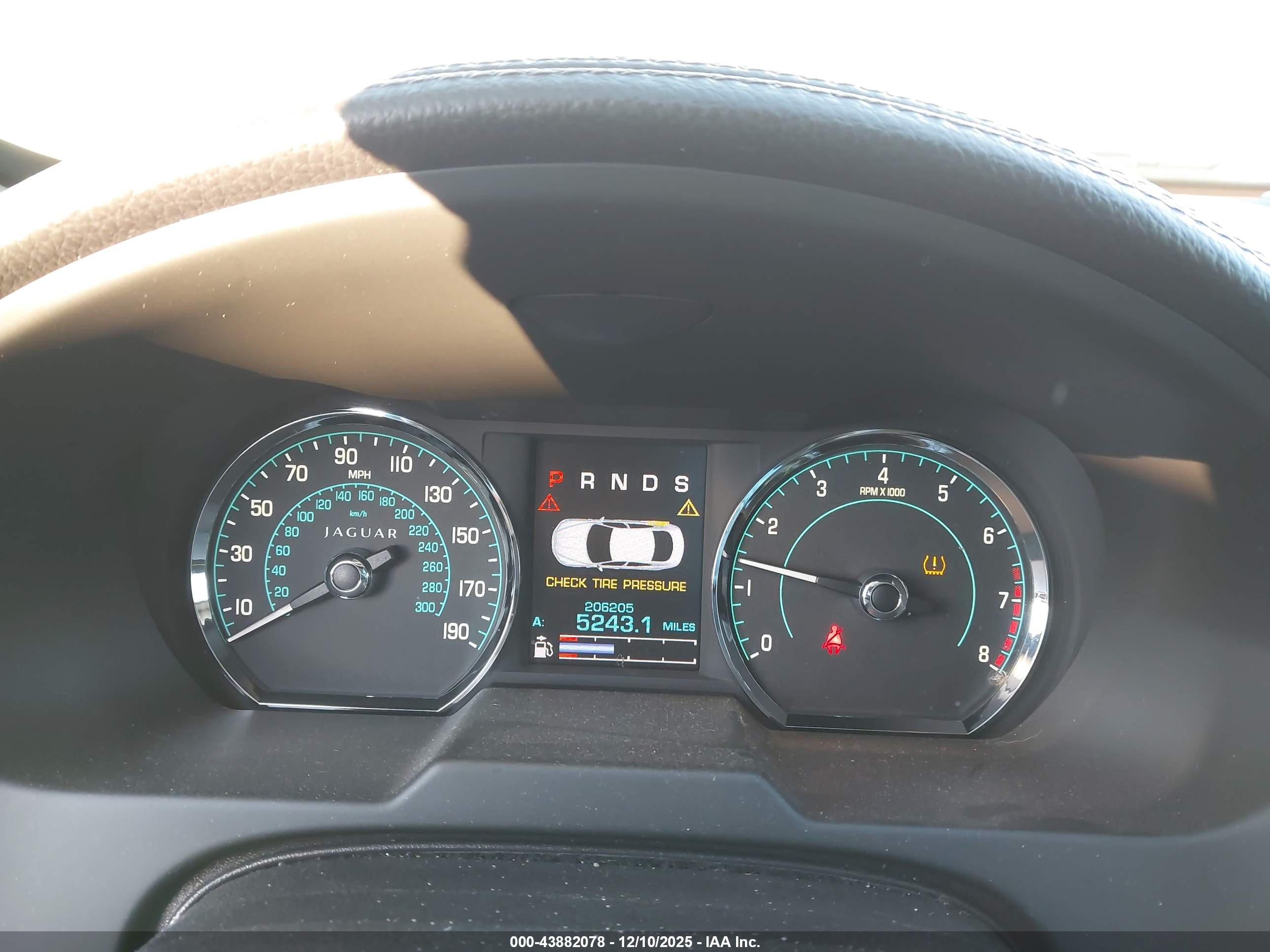 JAGUAR XF image 7