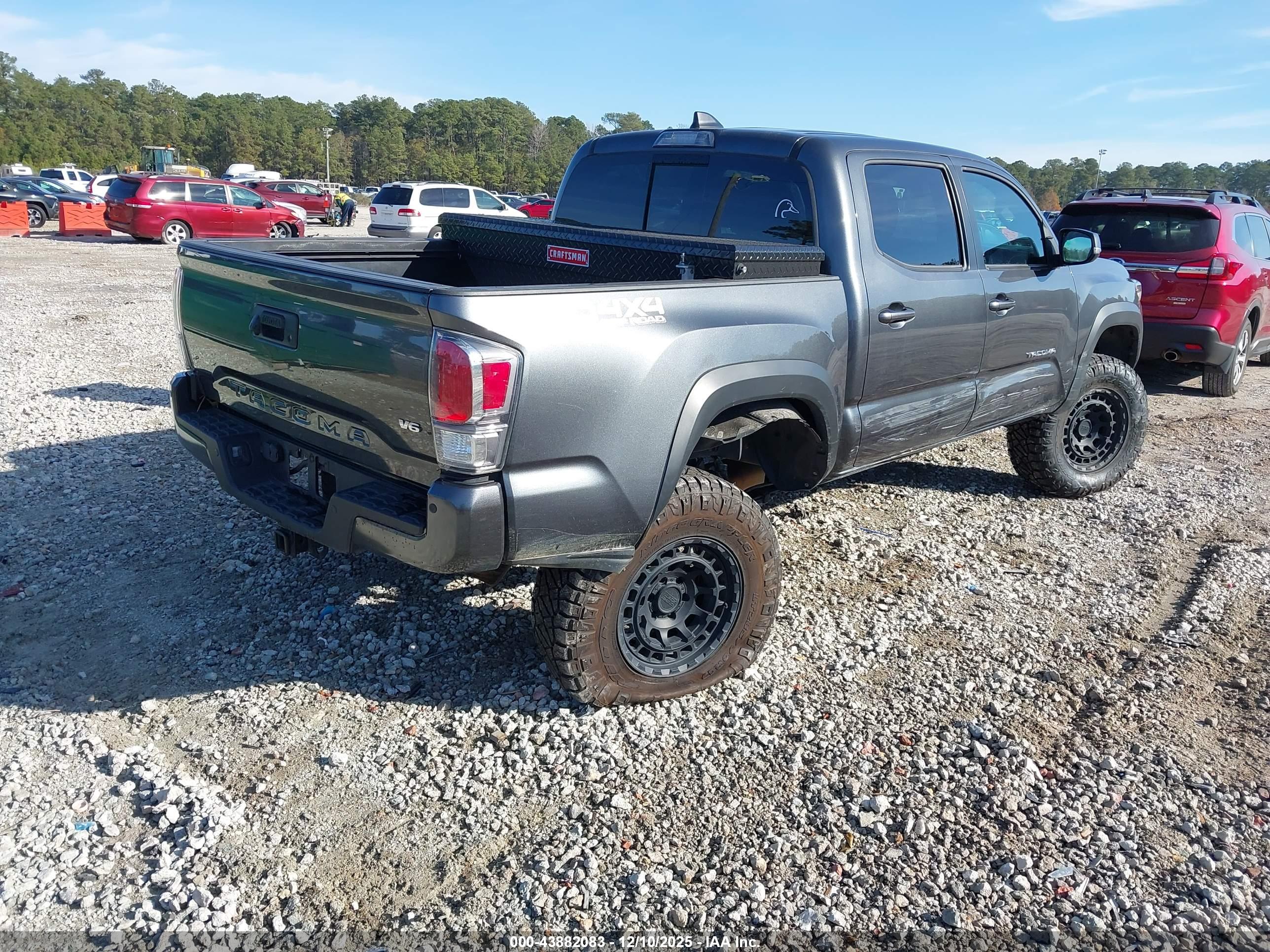 TOYOTA TACOMA image 4