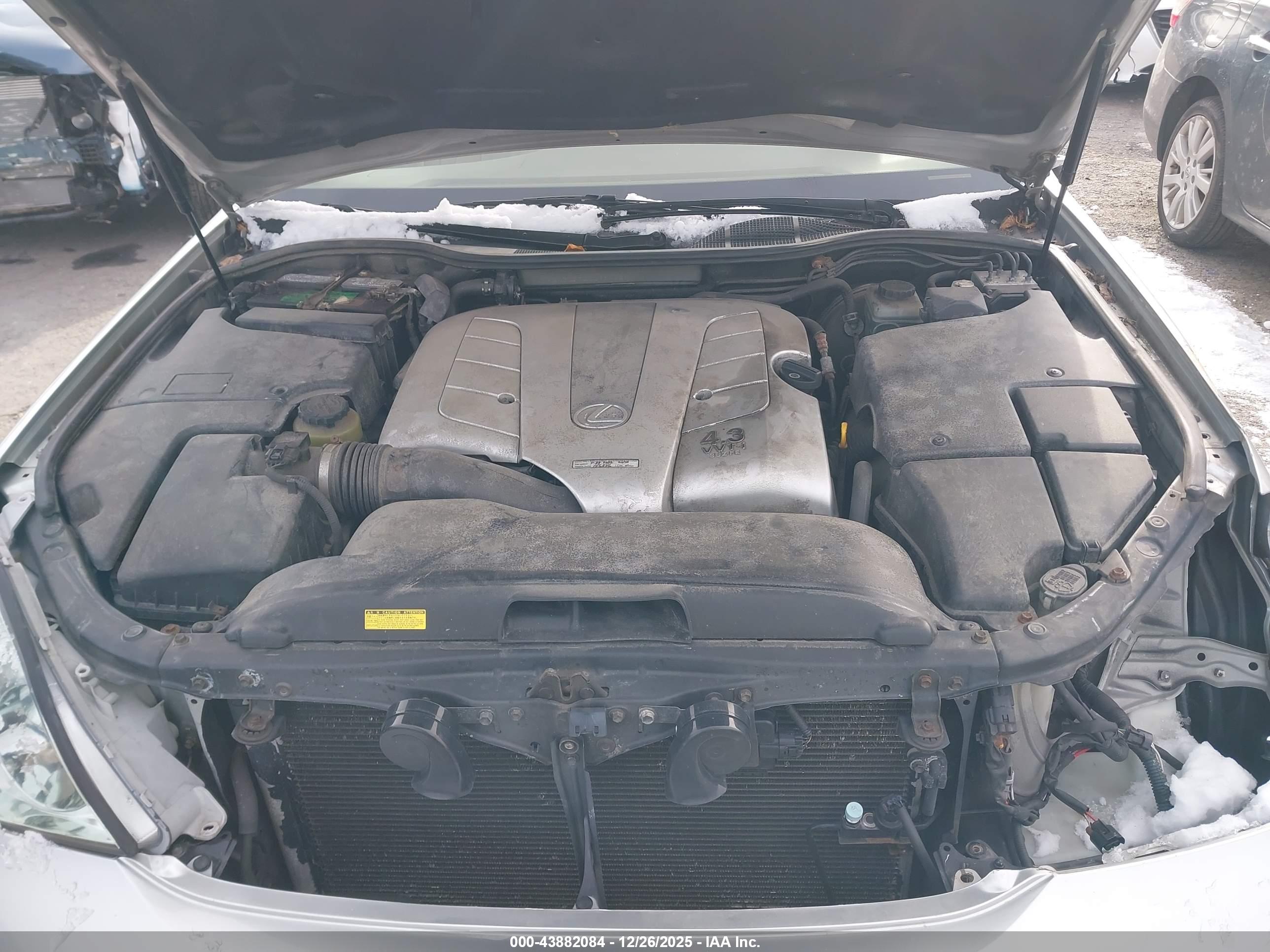 LEXUS LS image 10