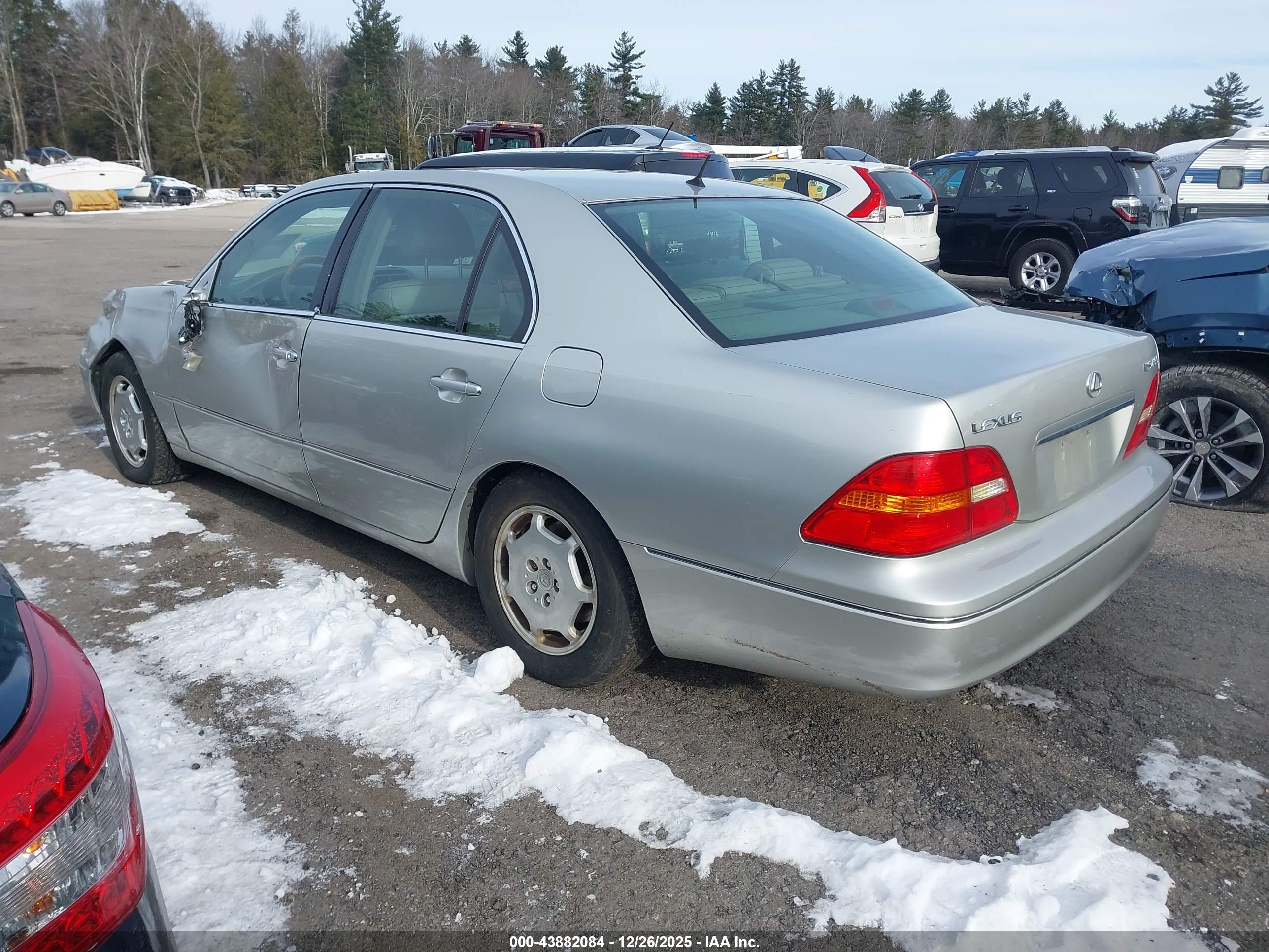 LEXUS LS image 3